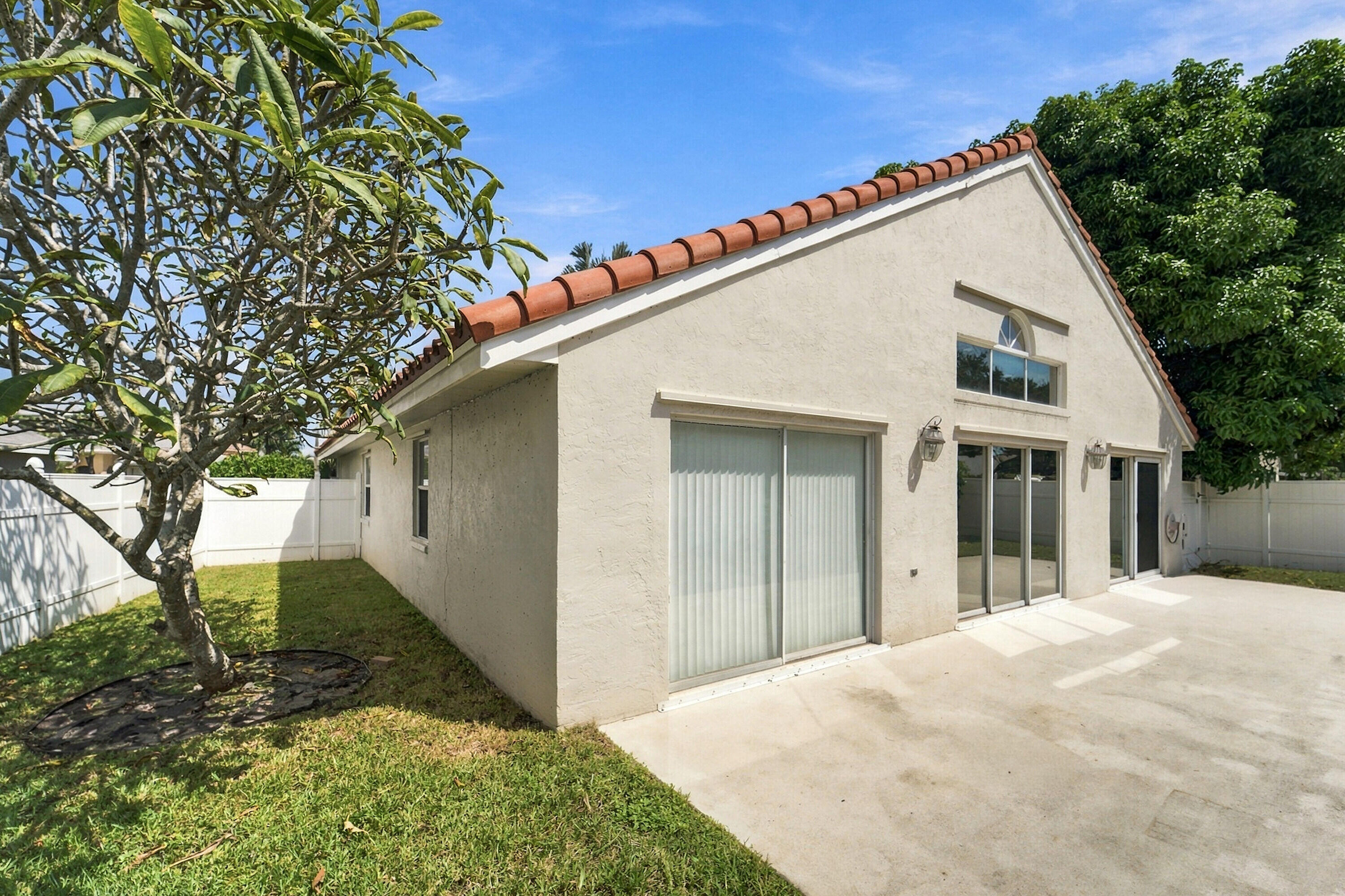 1317 Fairfax Circle E Property Photo 33