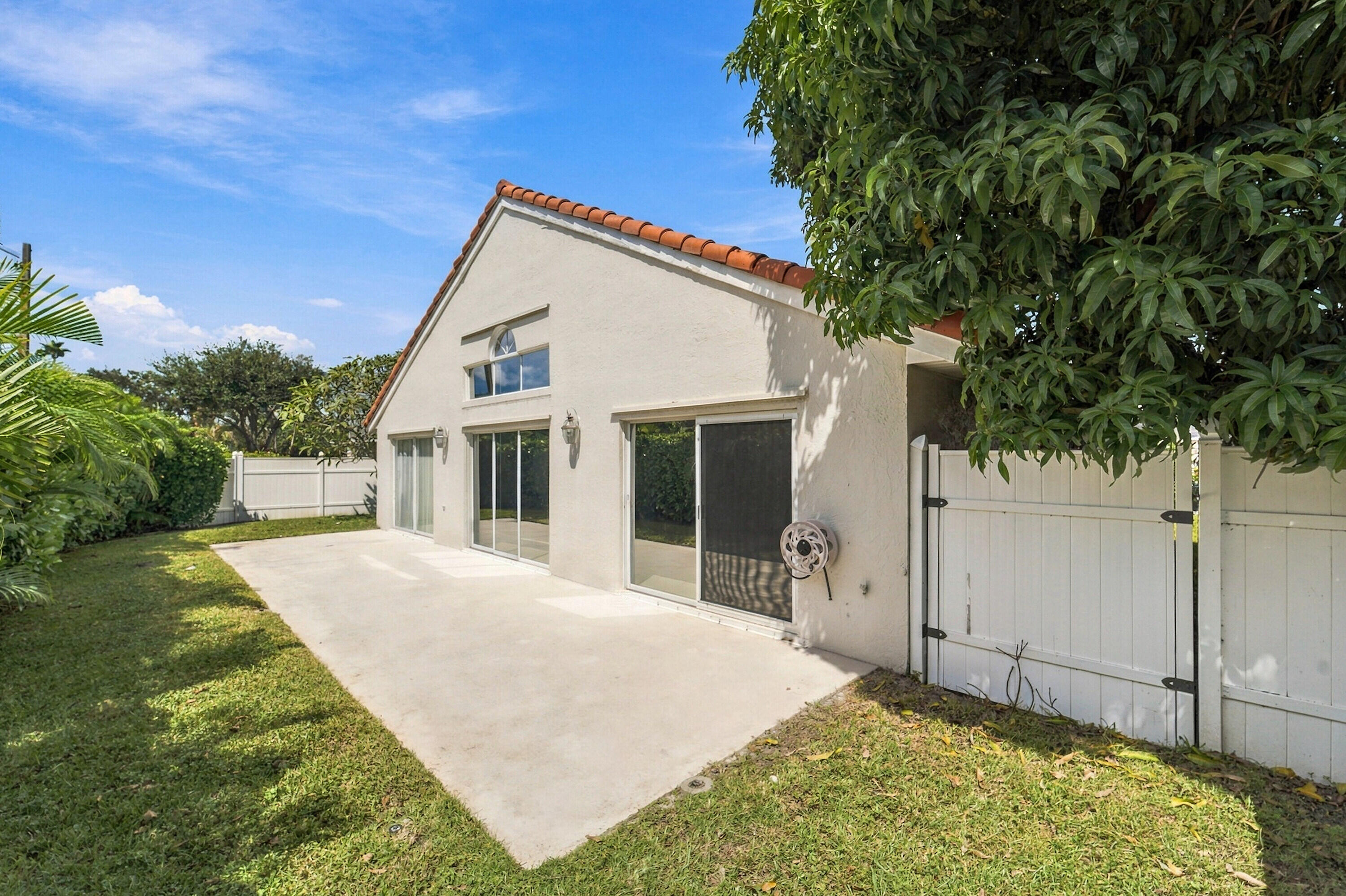 1317 Fairfax Circle E Property Photo 34