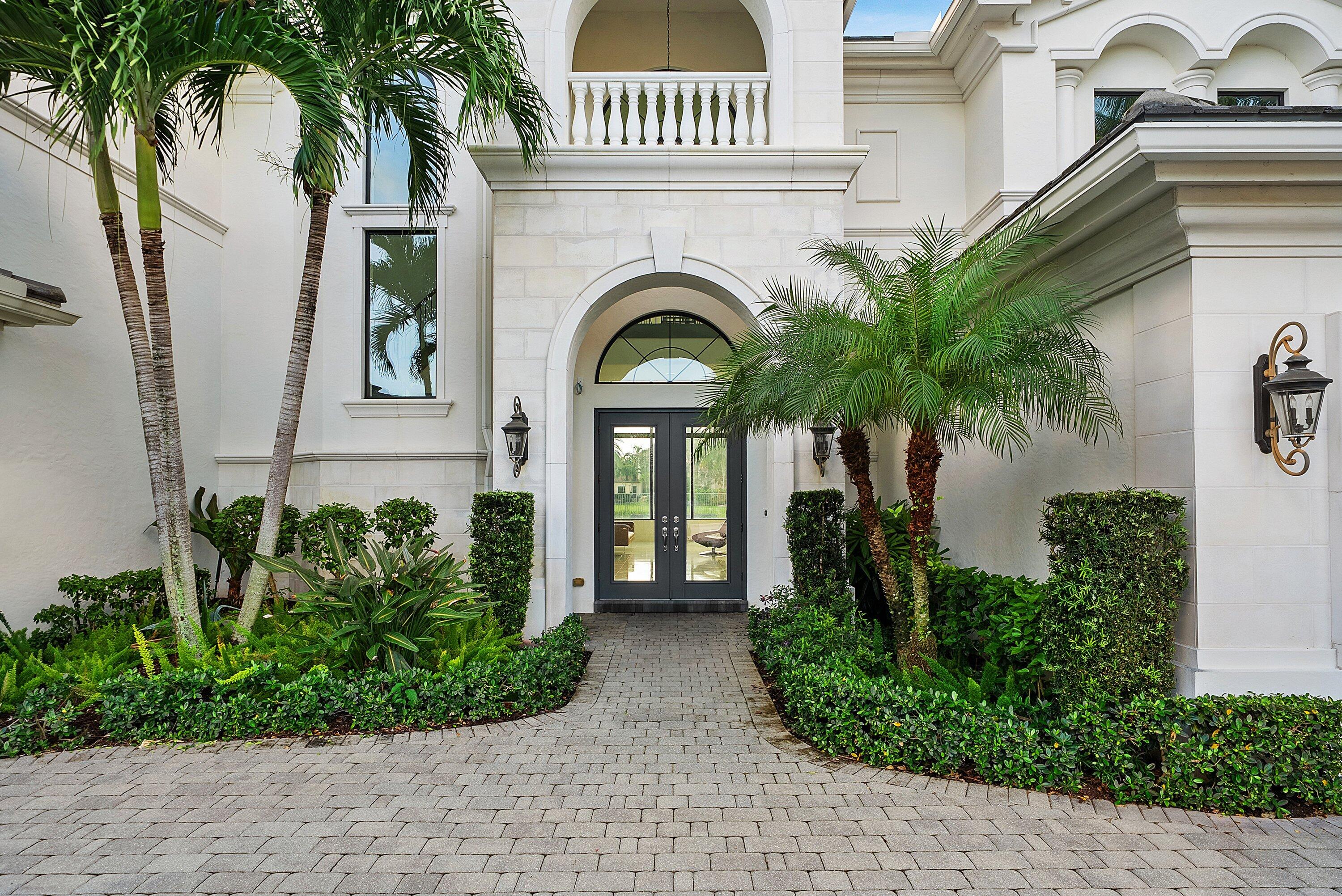 16526 Fleur De Lis Way Property Photo 5
