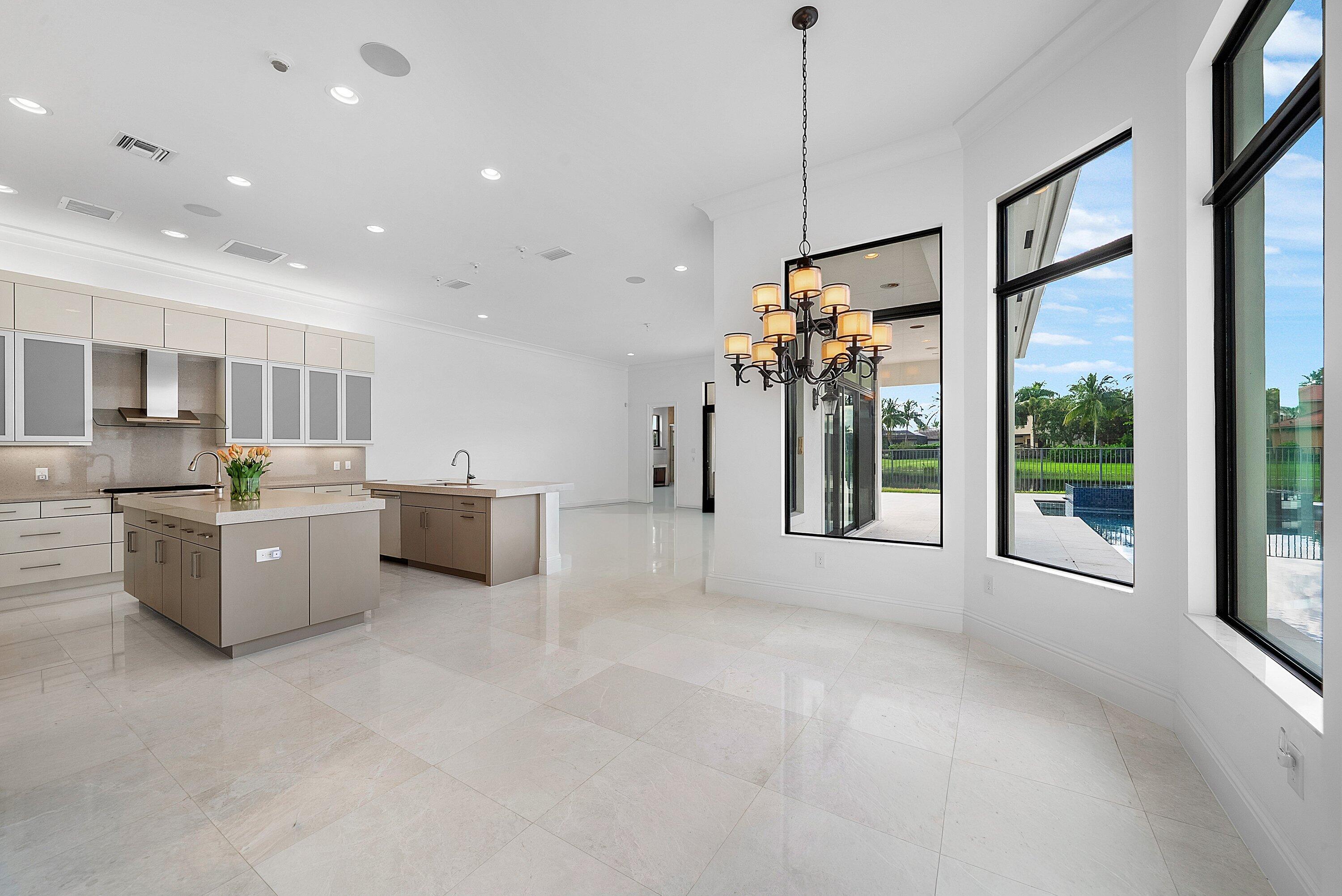 16526 Fleur De Lis Way Property Photo 10