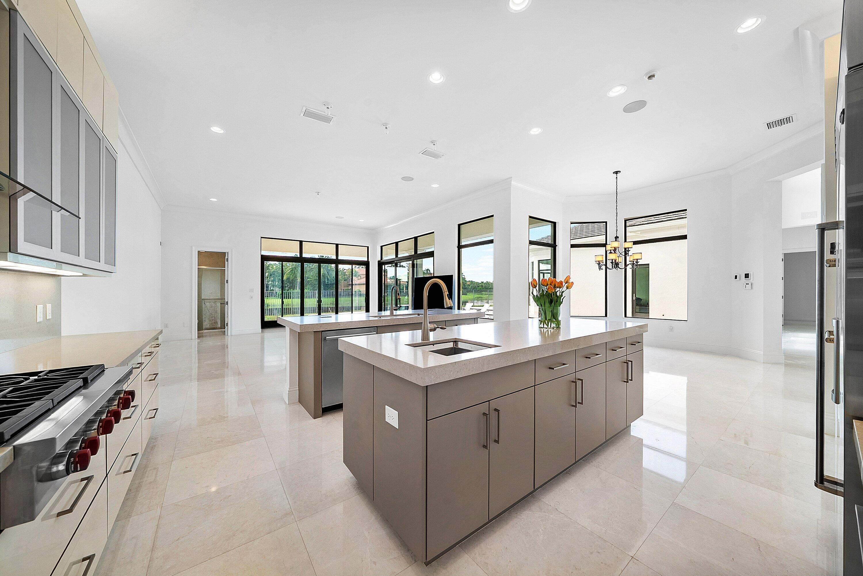 16526 Fleur De Lis Way Property Photo 11