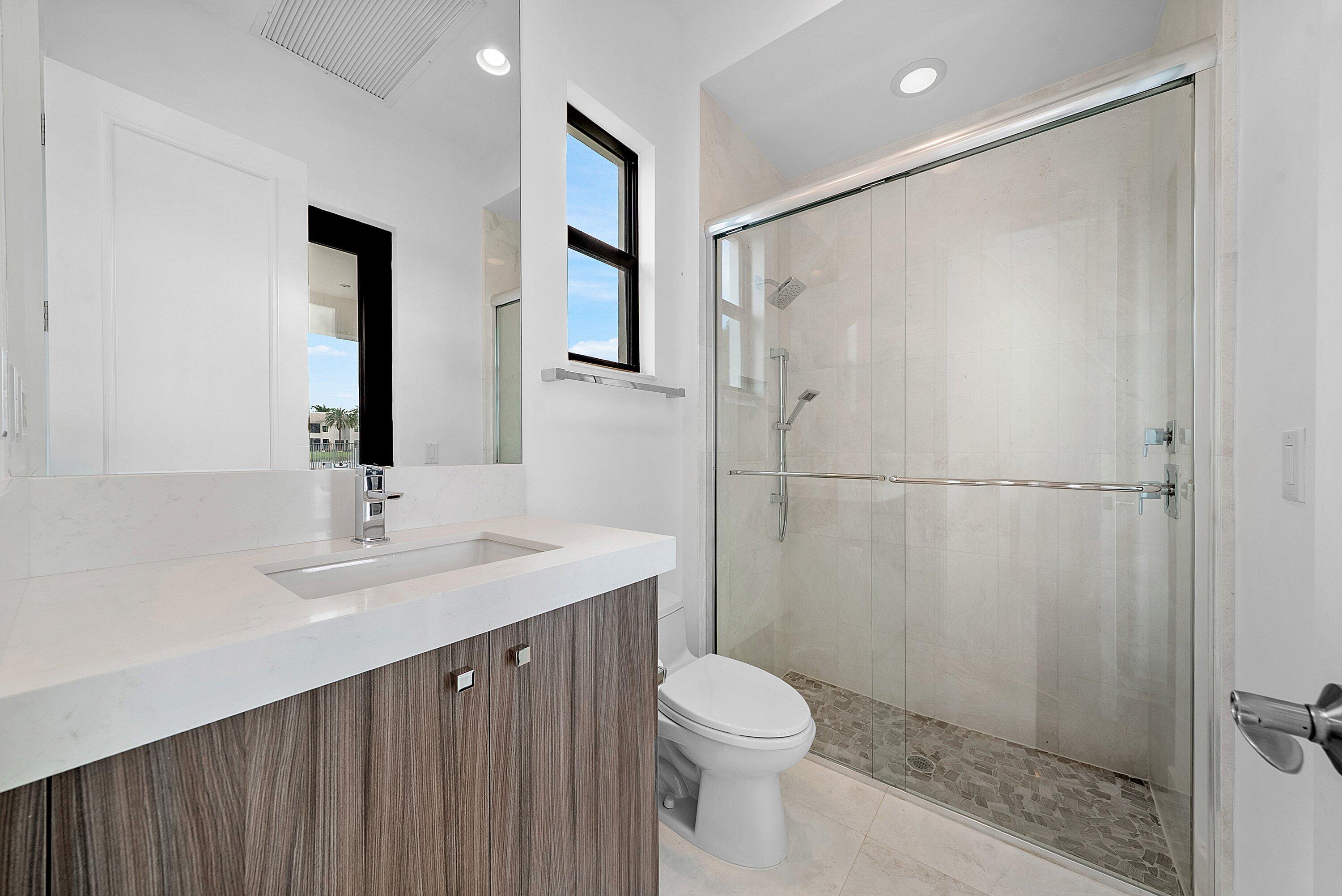 16526 Fleur De Lis Way Property Photo 13