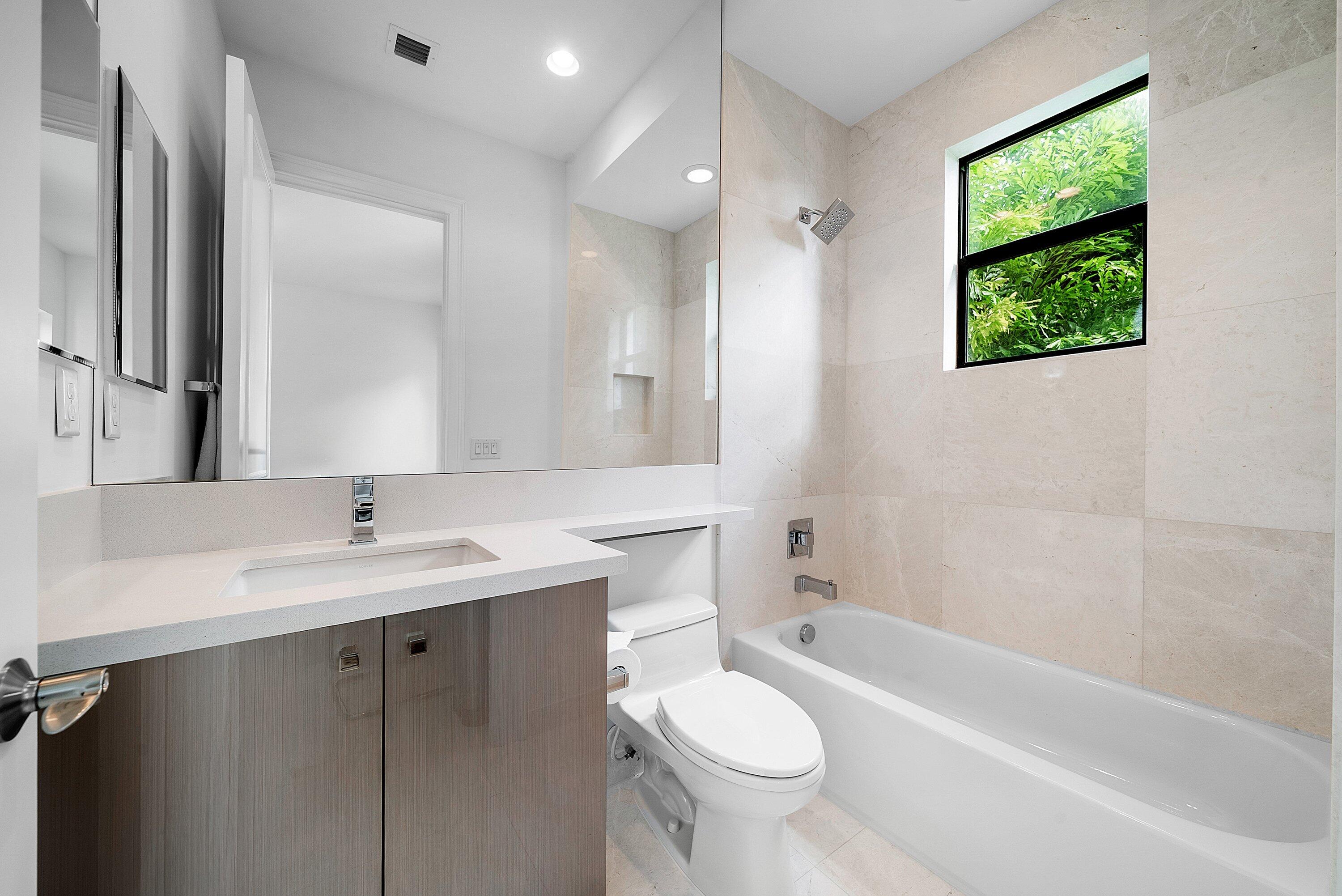 16526 Fleur De Lis Way Property Photo 19