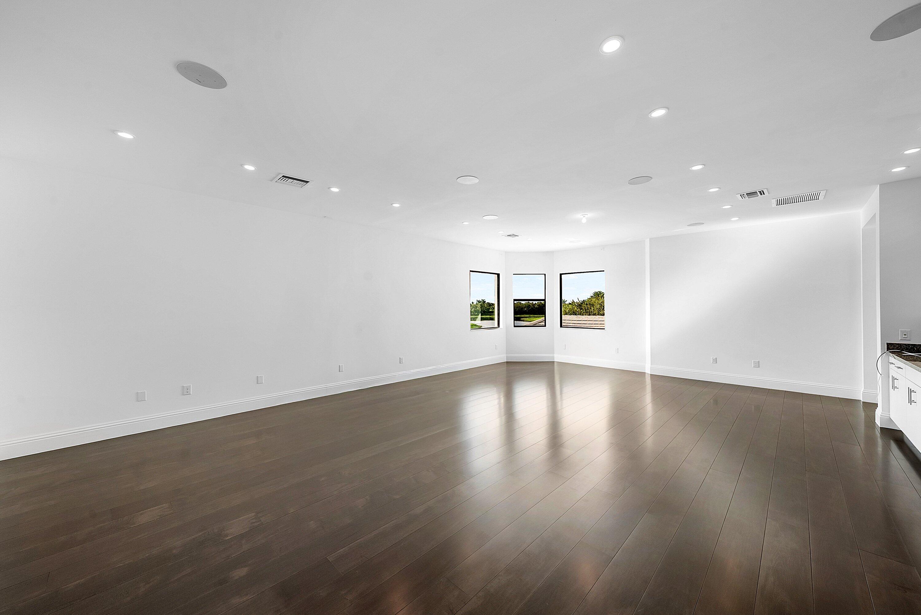 16526 Fleur De Lis Way Property Photo 28