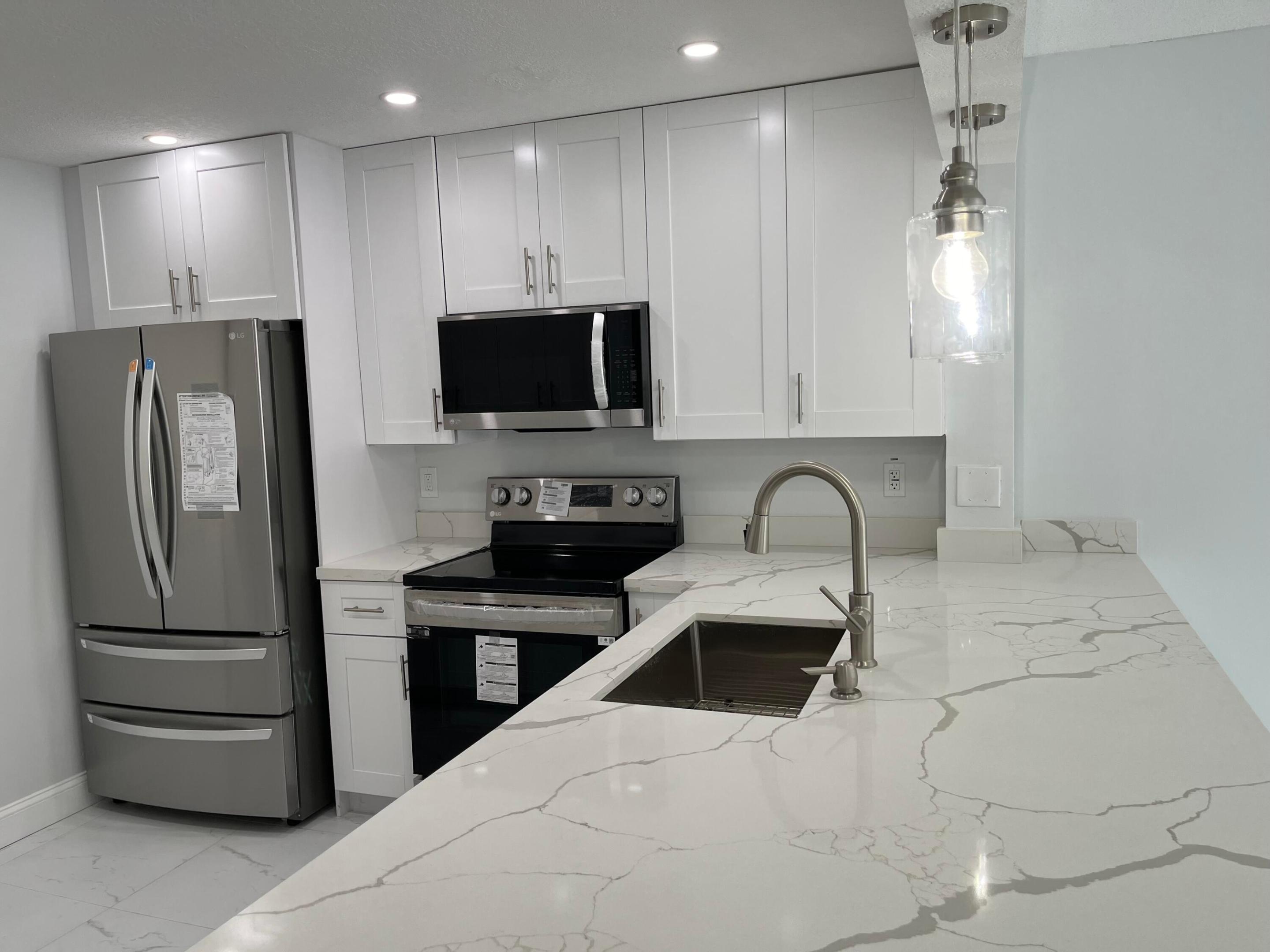 2830 Somerset Drive 211n Property Photo 2