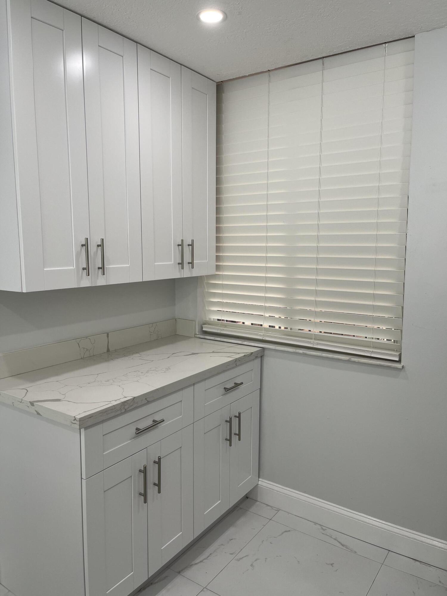 2830 Somerset Drive 211n Property Photo 5