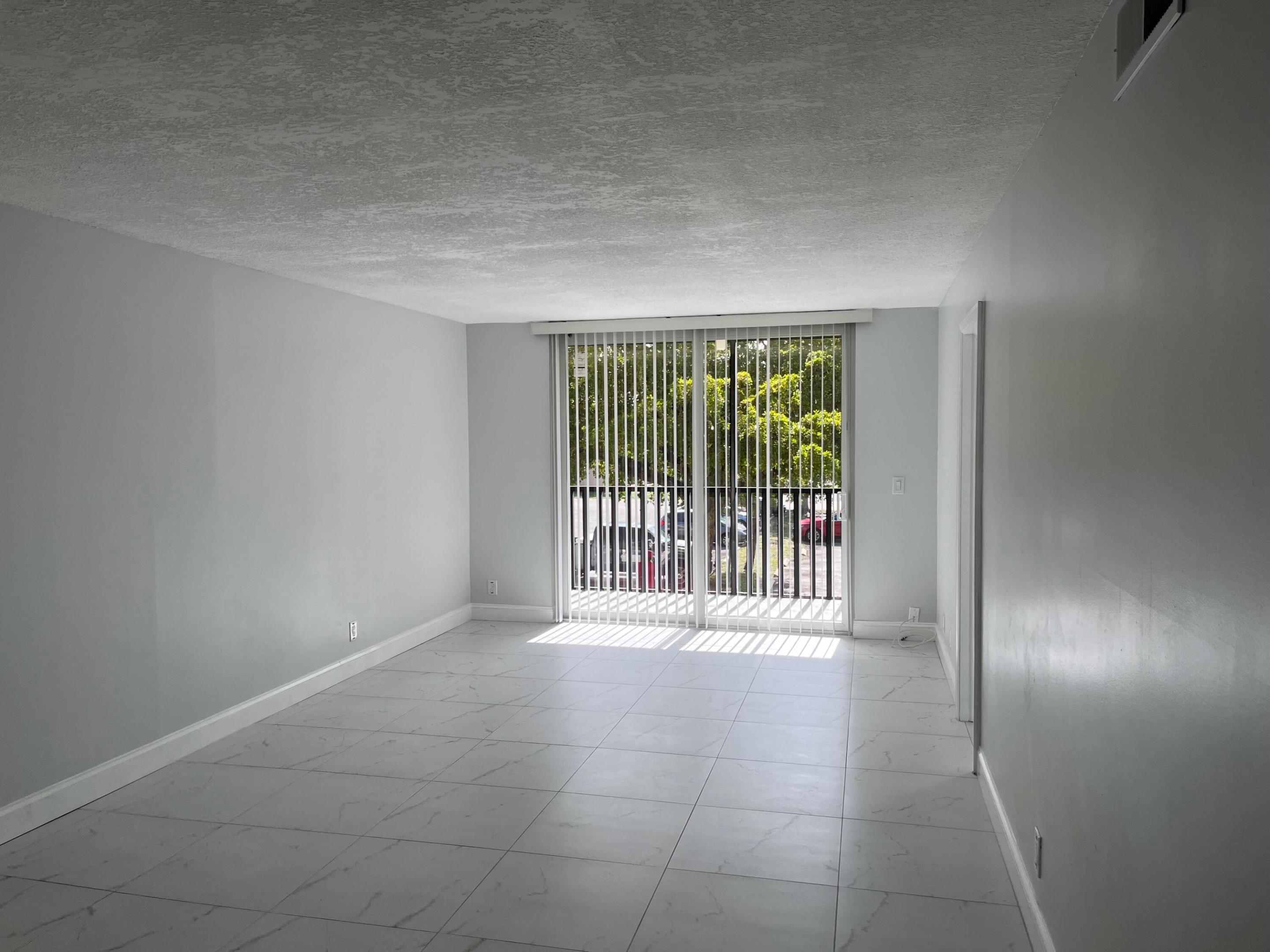 2830 Somerset Drive 211n Property Photo 7