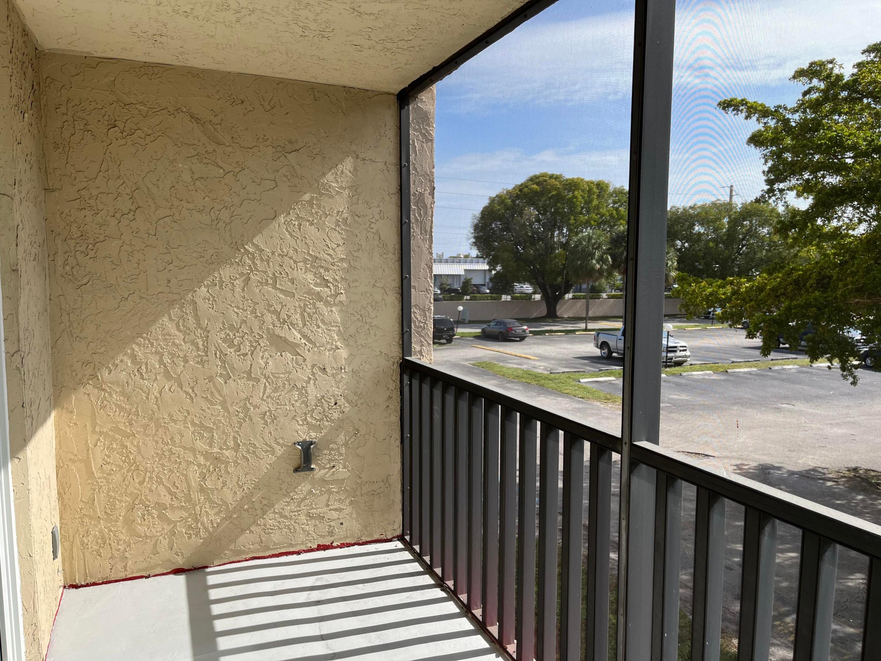 2830 Somerset Drive 211n Property Photo 15