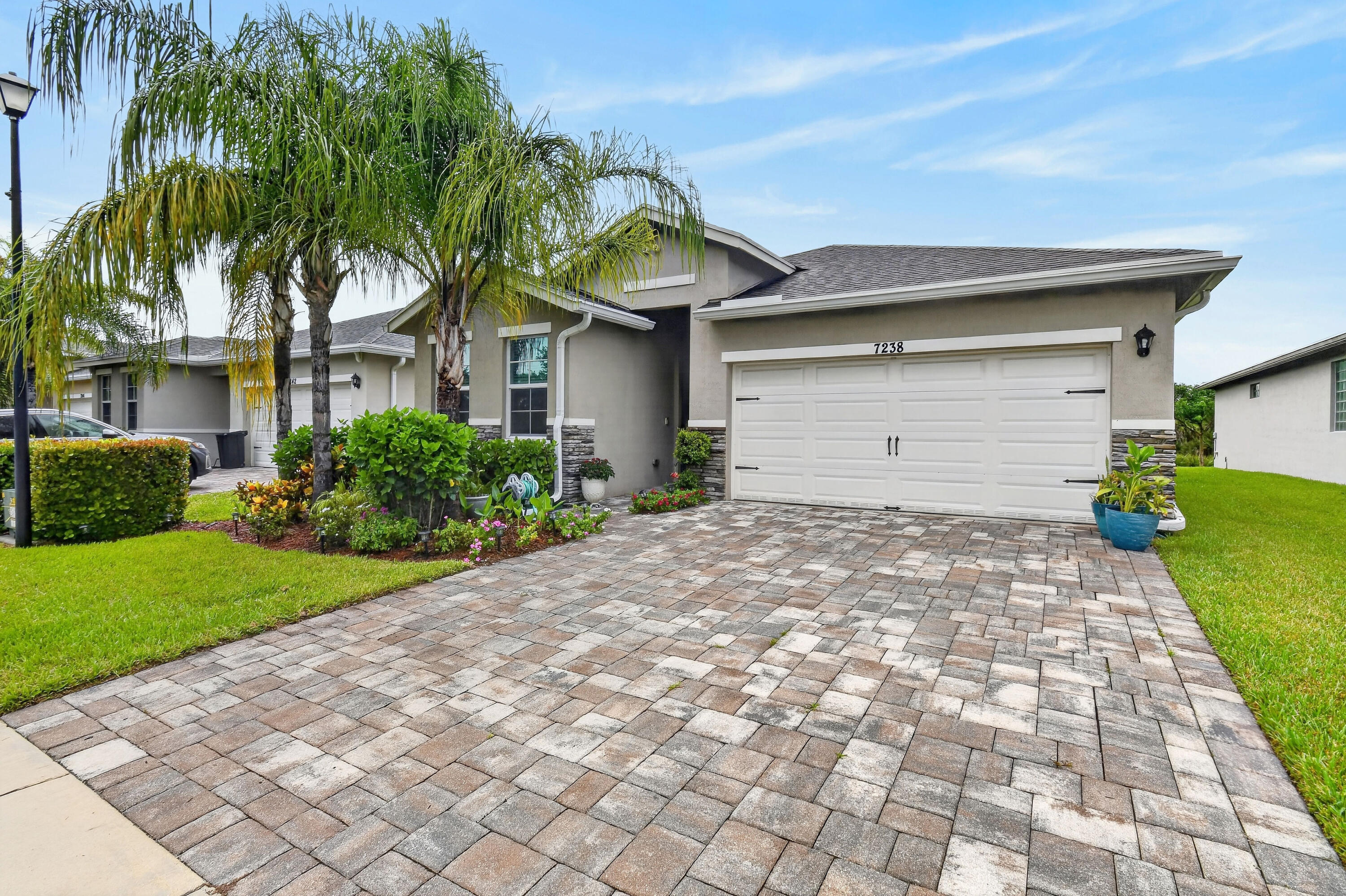 7238 Se Pine Valley Court Property Photo 1