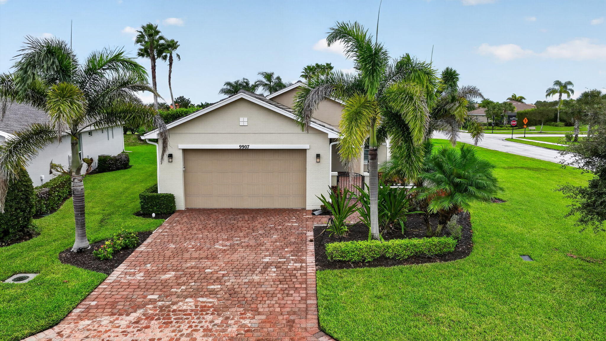 9907 Sw Trumpet Tree Circle Property Photo 44