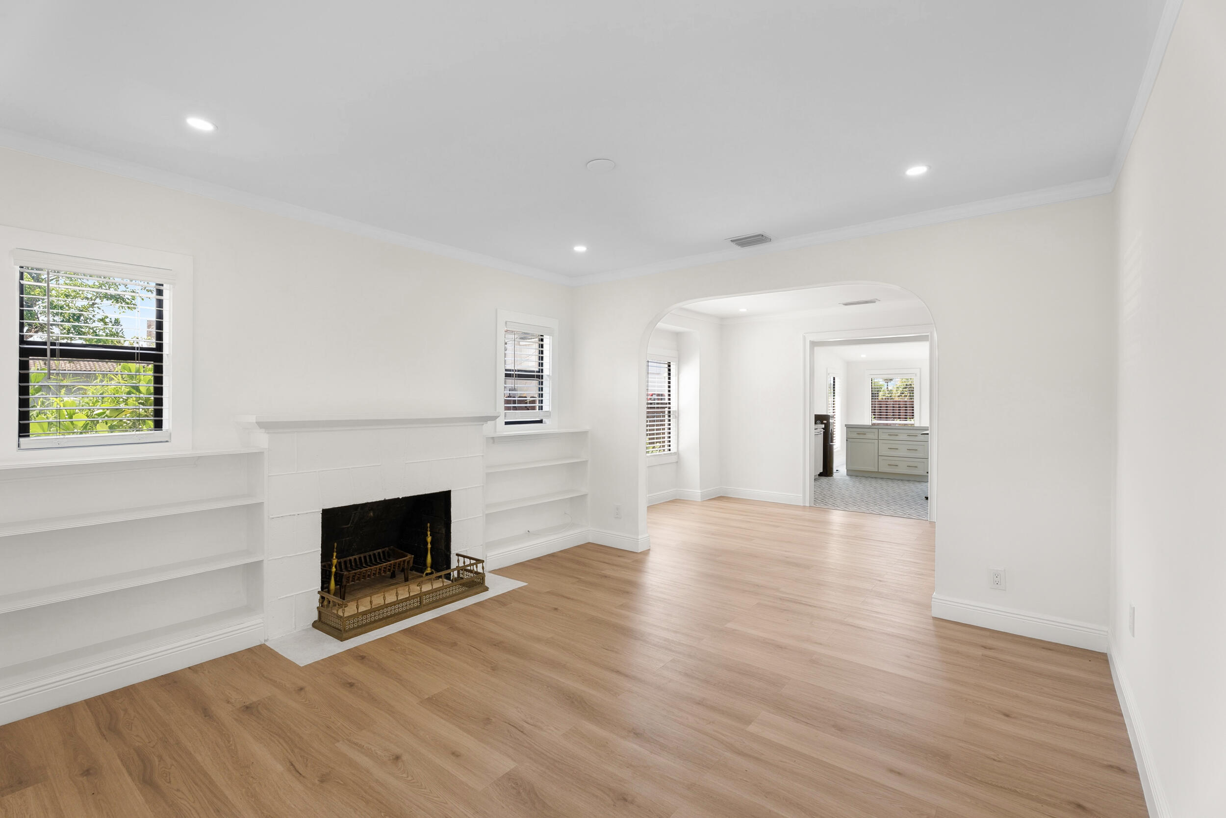 517 55th Street Property Photo 2