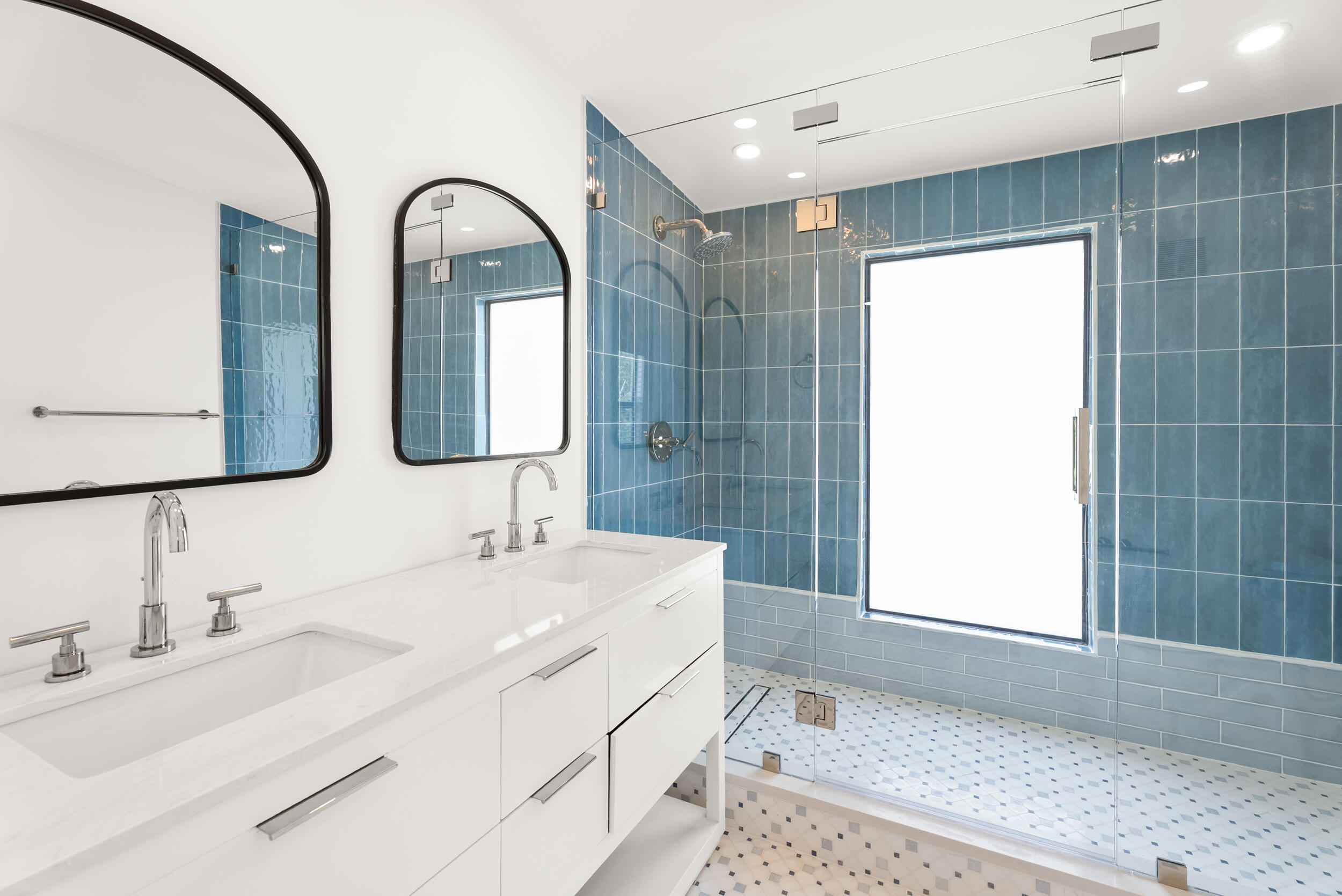 517 55th Street Property Photo 4