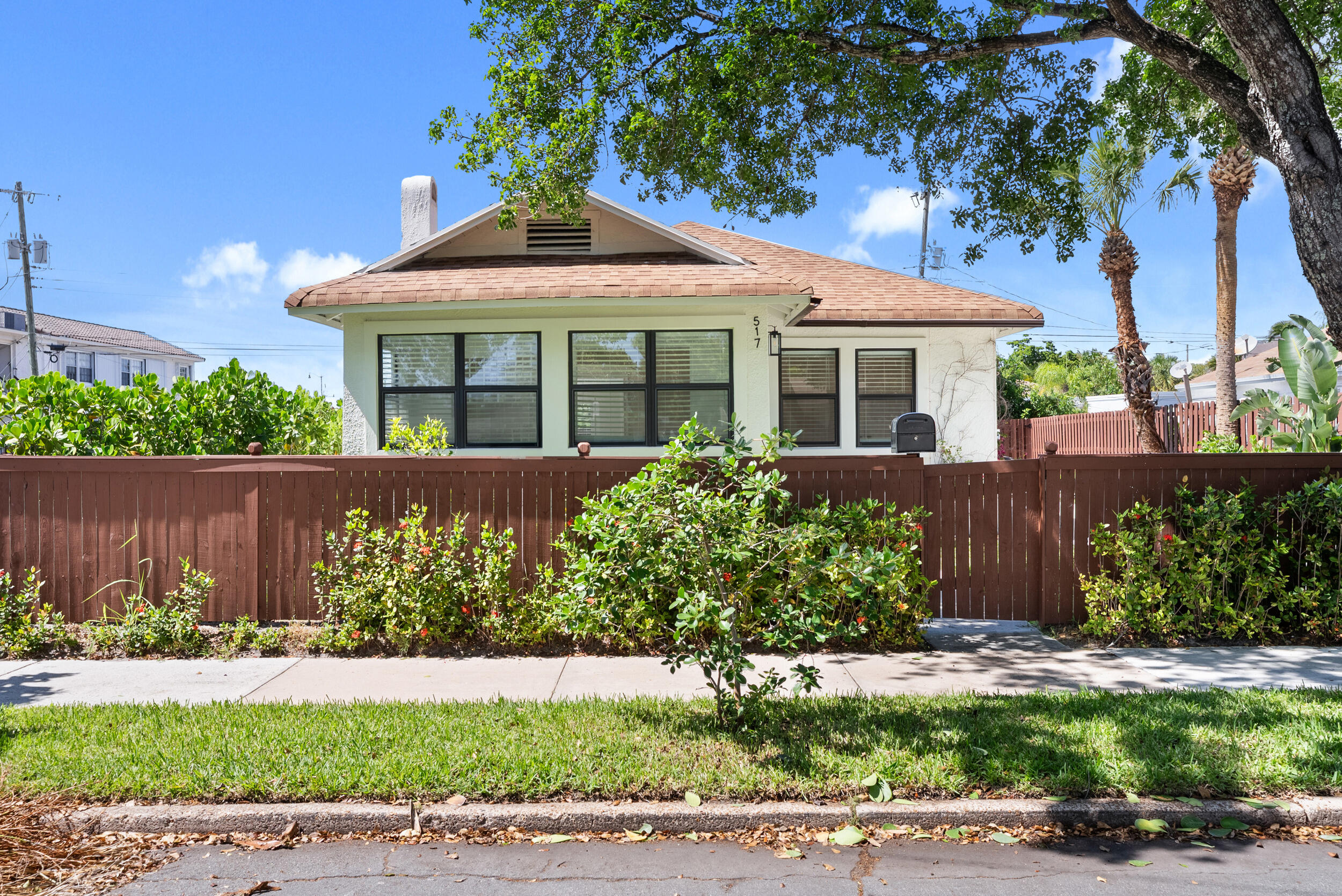517 55th Street Property Photo 5