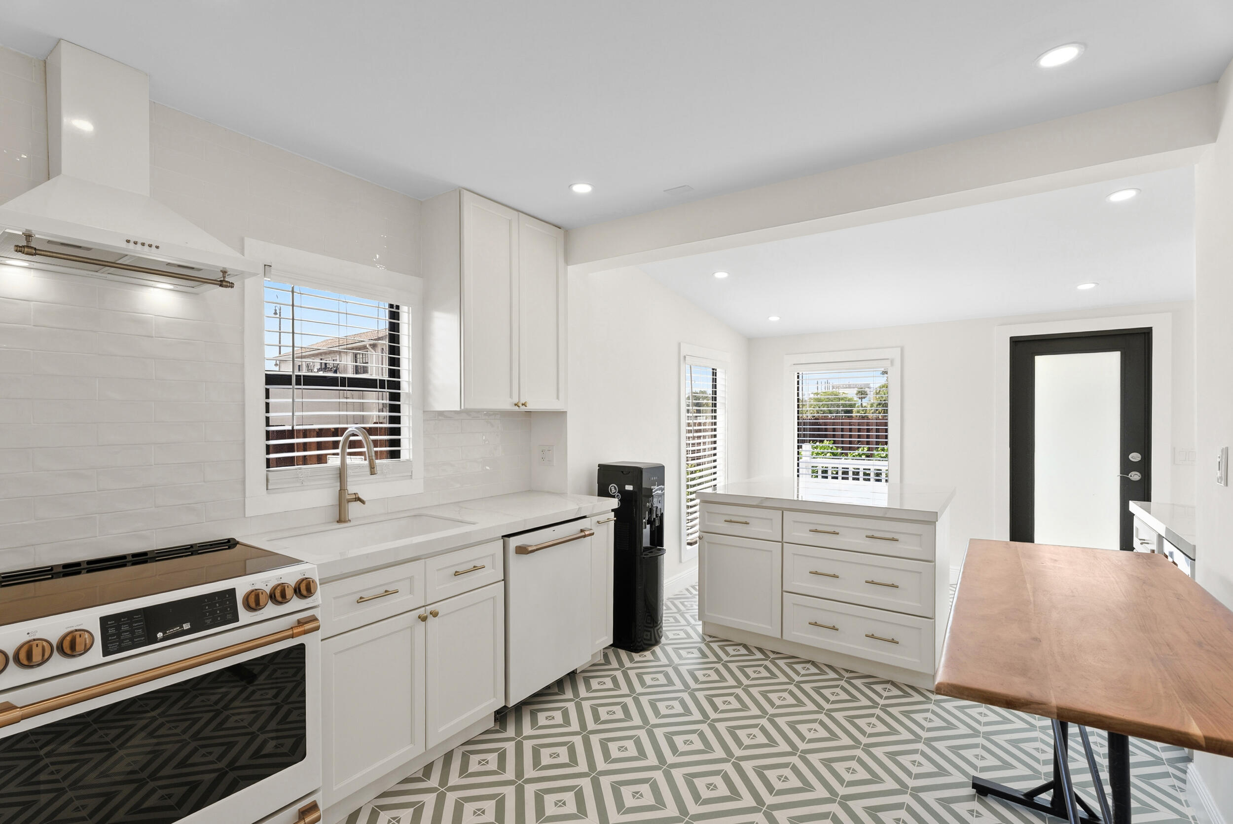 517 55th Street Property Photo 17