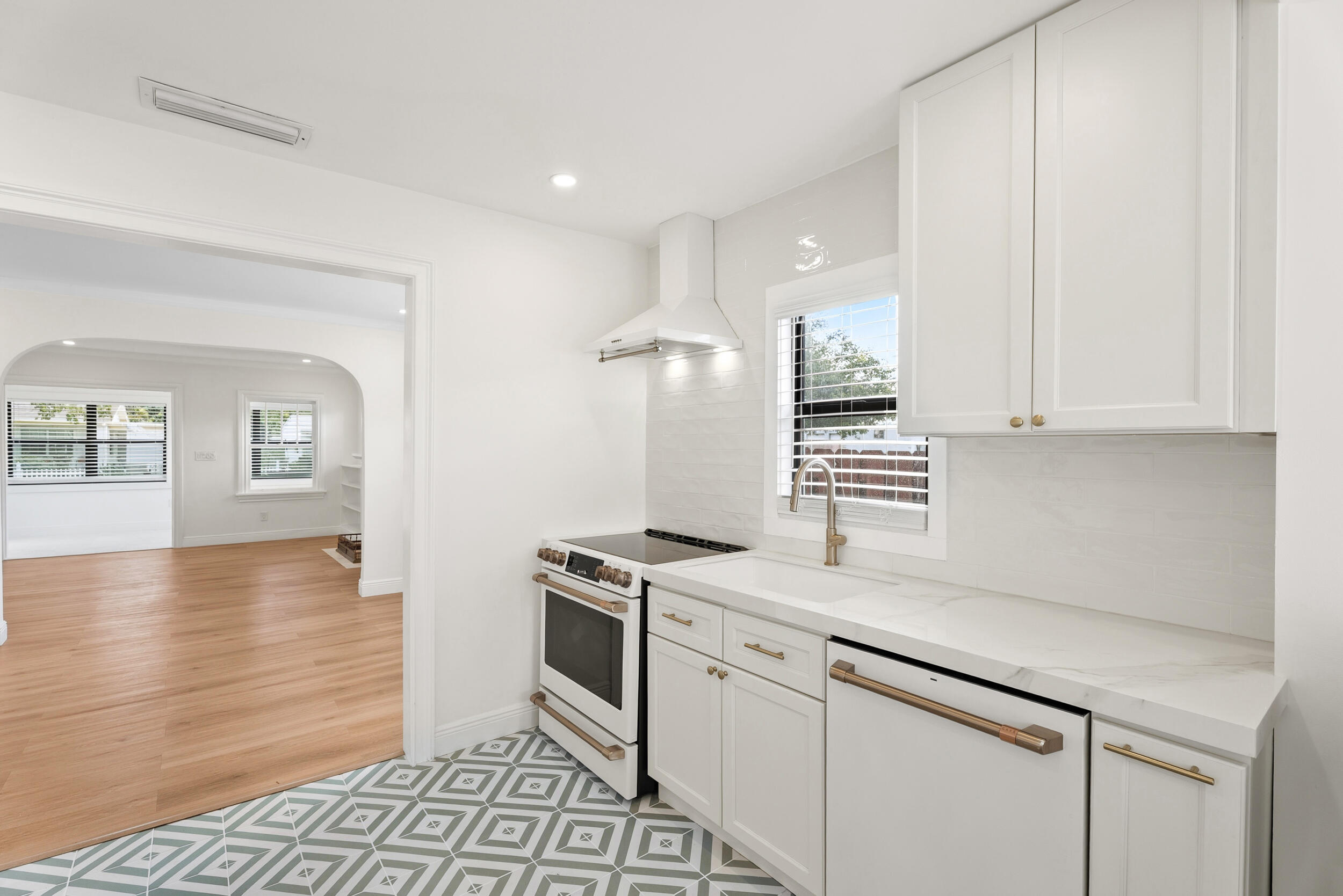 517 55th Street Property Photo 19