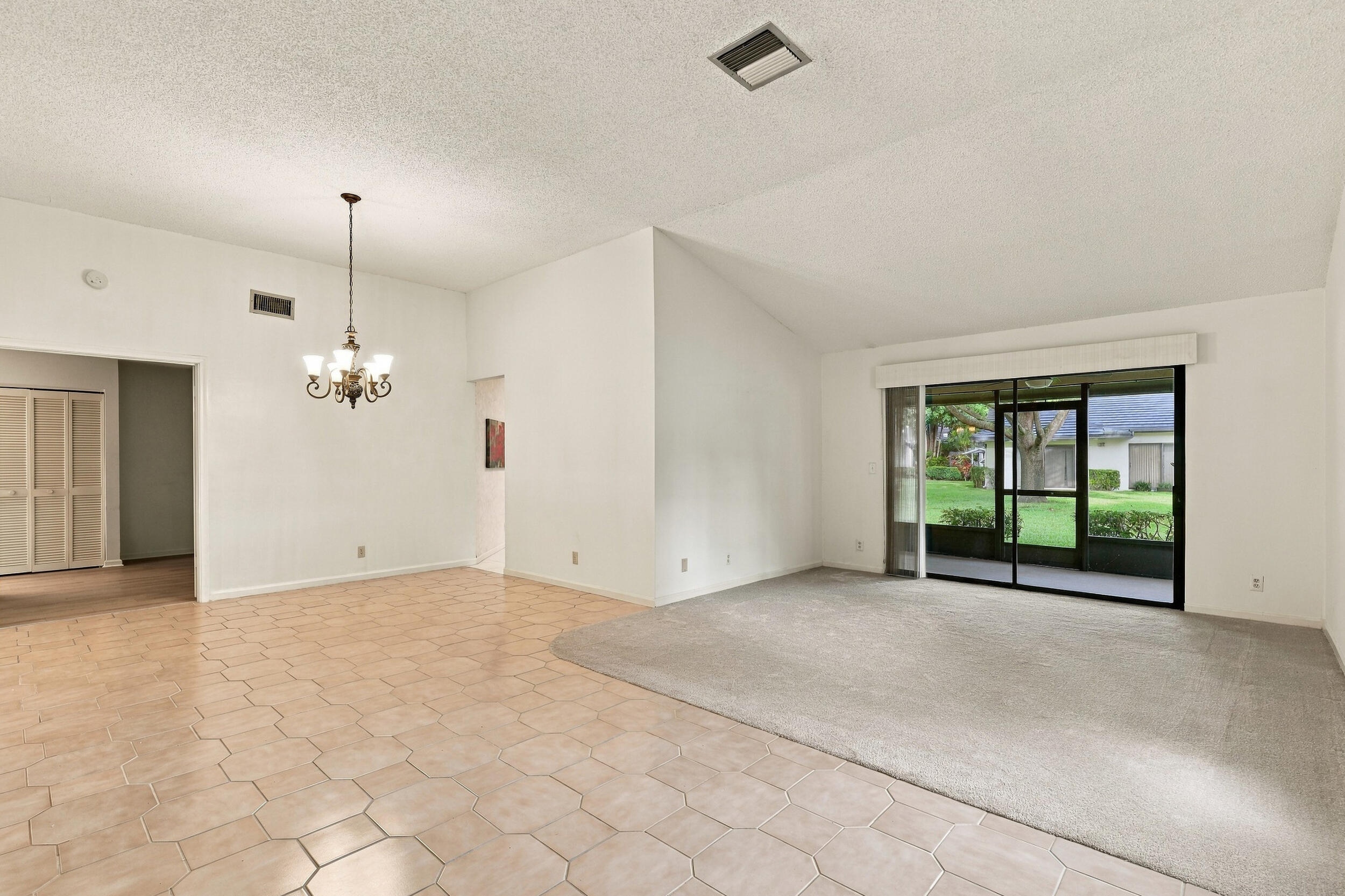 5086 Pine Drive Property Photo 7