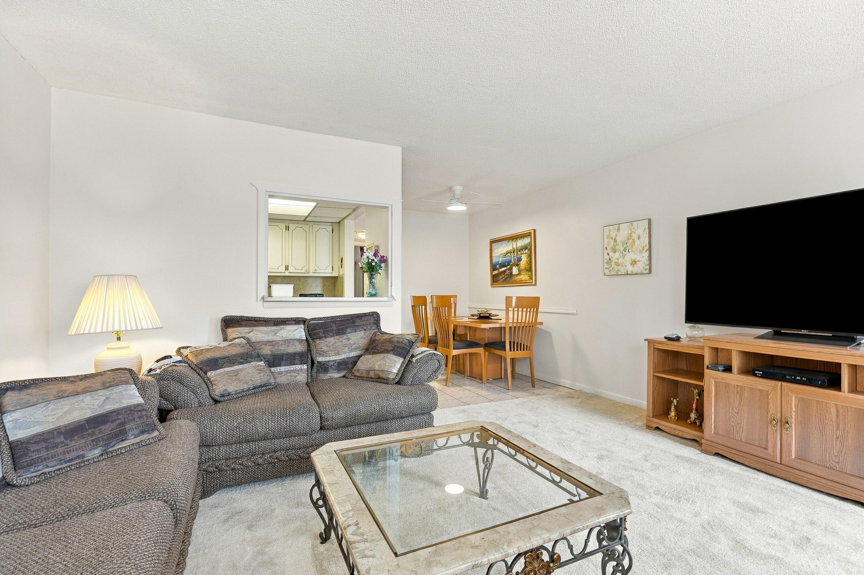 85 Kingswood E Property Photo 5