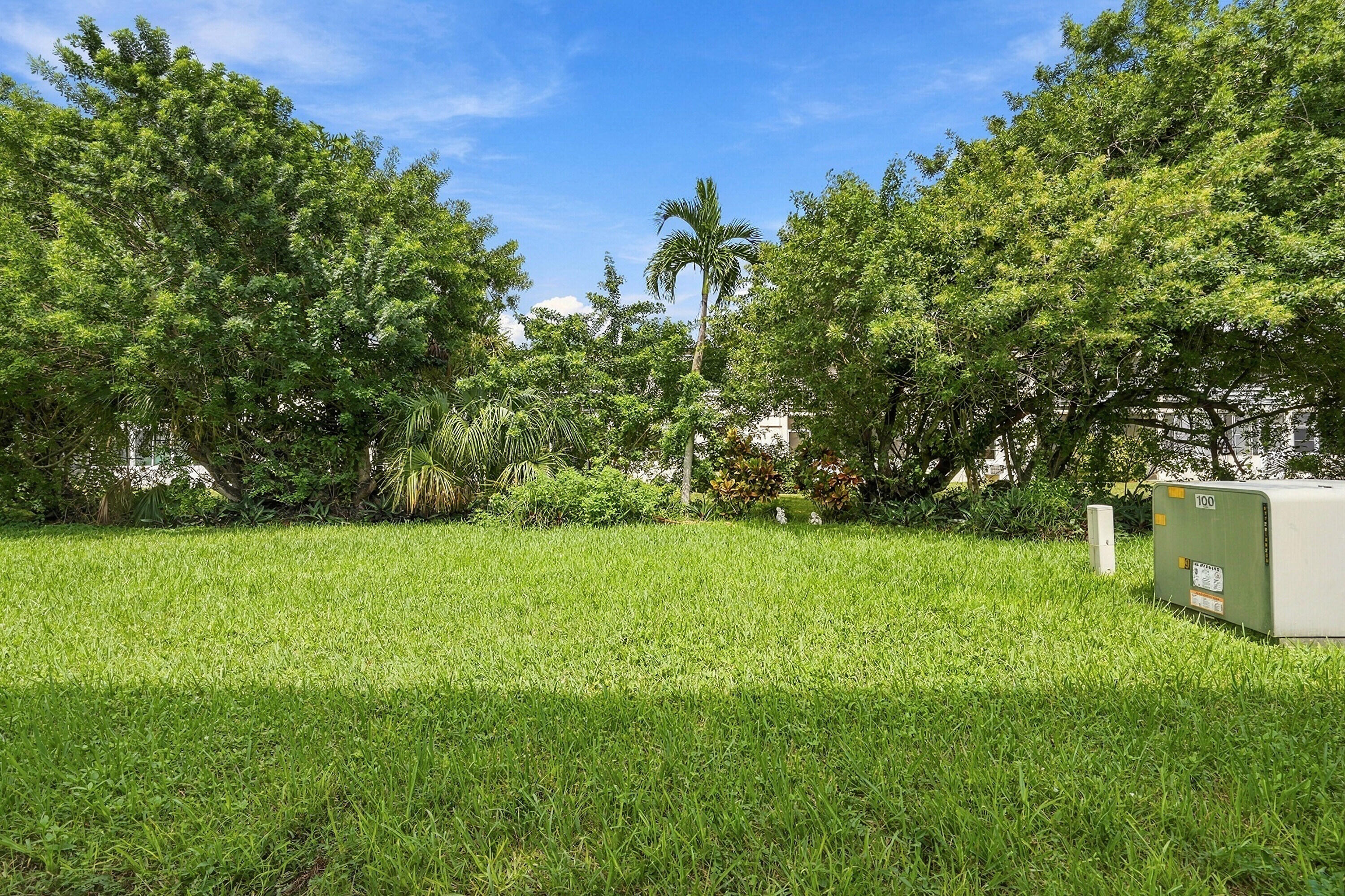 85 Kingswood E Property Photo 14