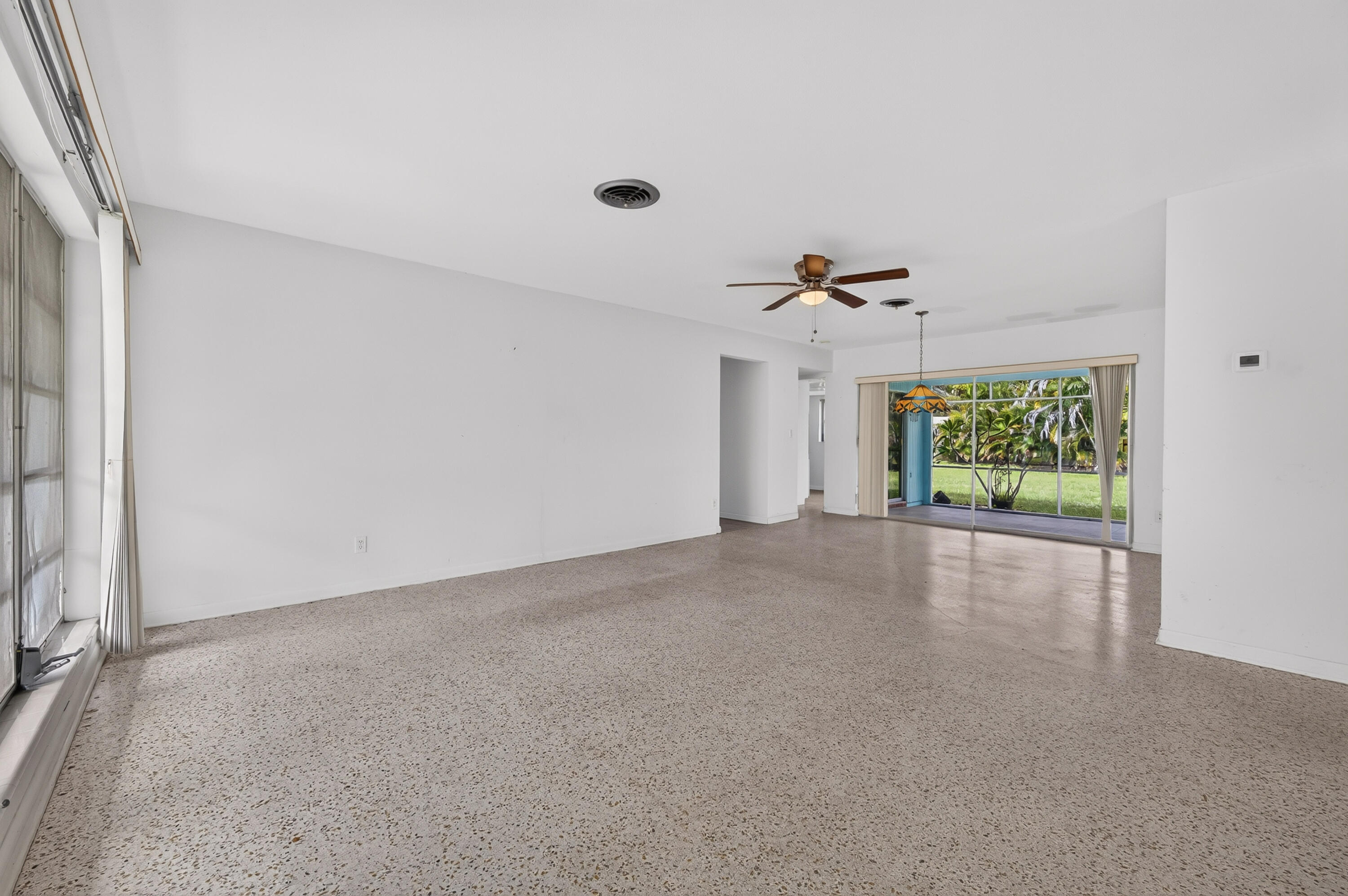 1053 Nw Terrace Road Property Photo 8