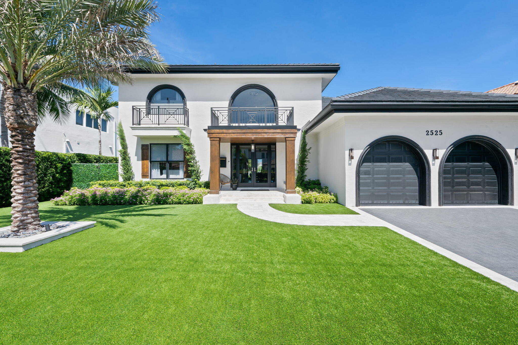 2525 Sea Island Drive Property Photo 1
