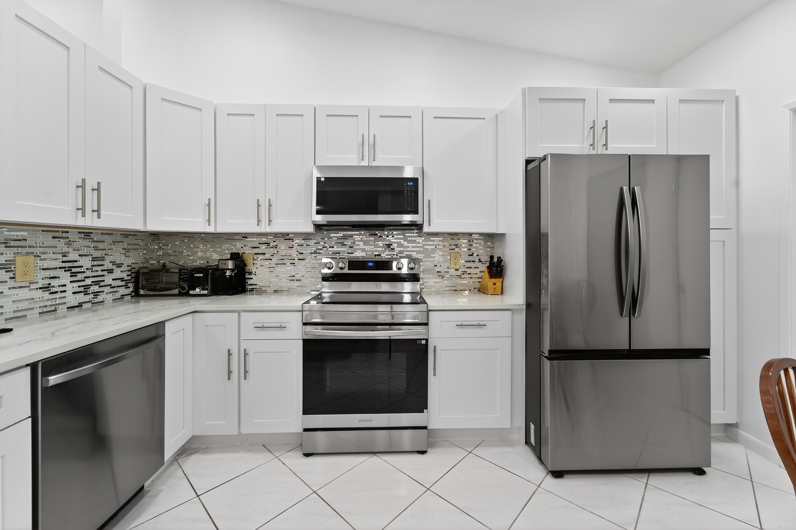 6147 Waldwick Circle Property Photo 7