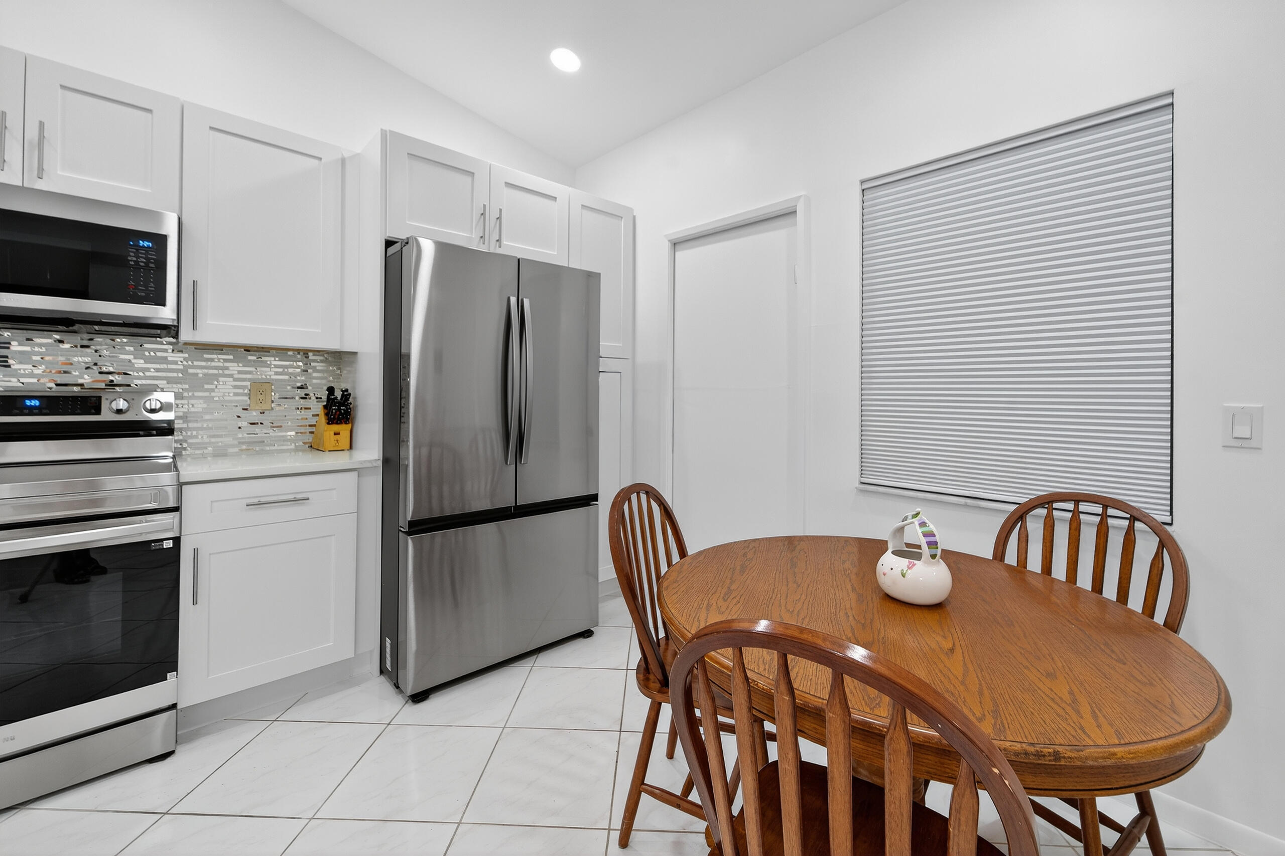 6147 Waldwick Circle Property Photo 8