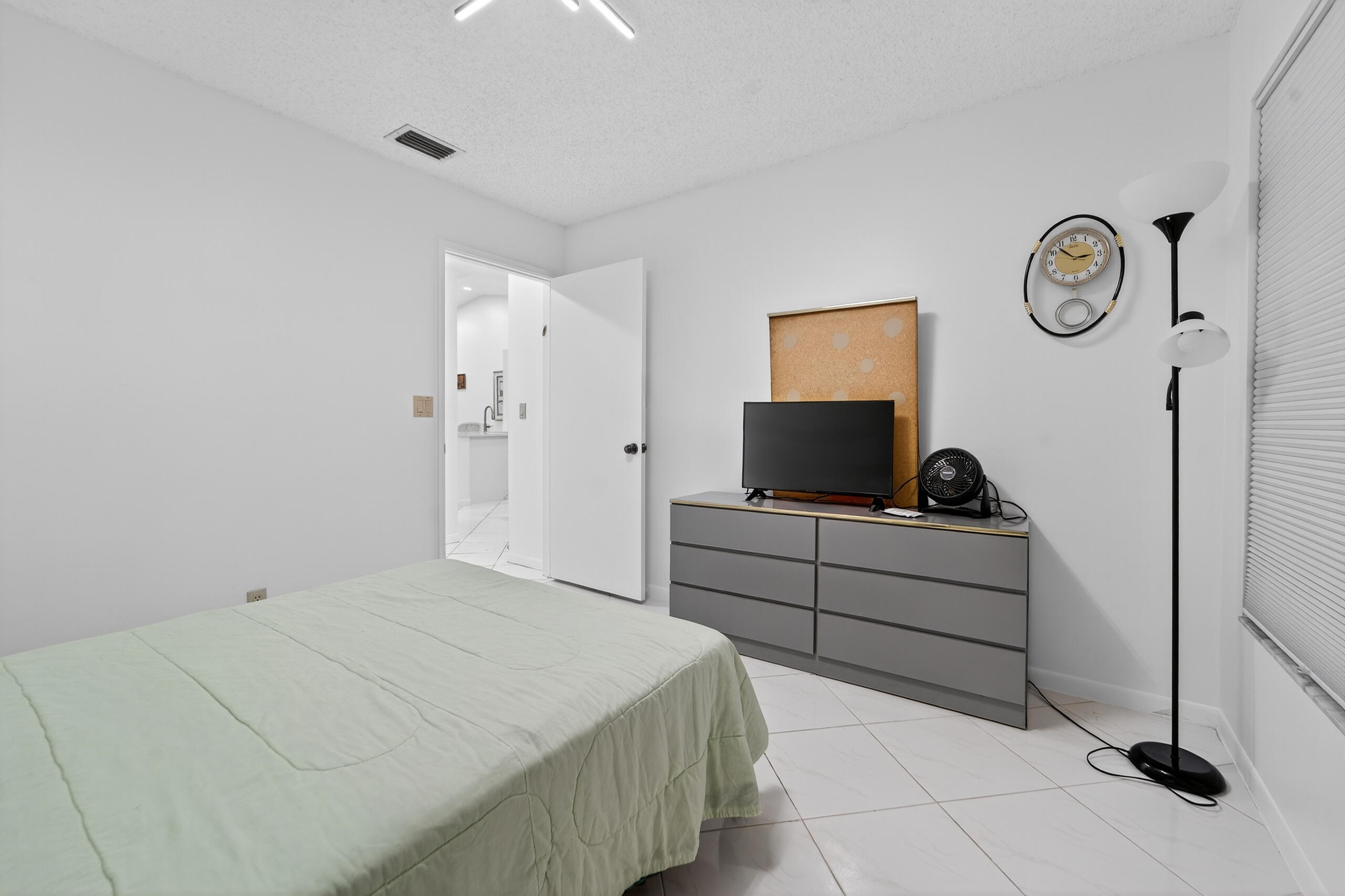6147 Waldwick Circle Property Photo 17