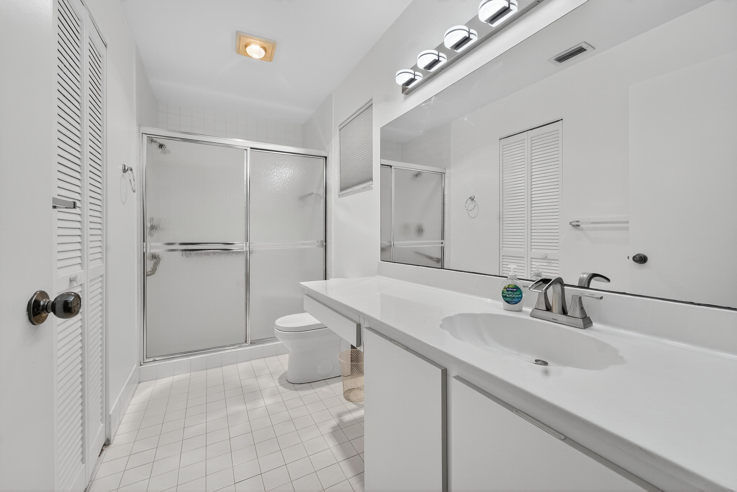 6147 Waldwick Circle Property Photo 24