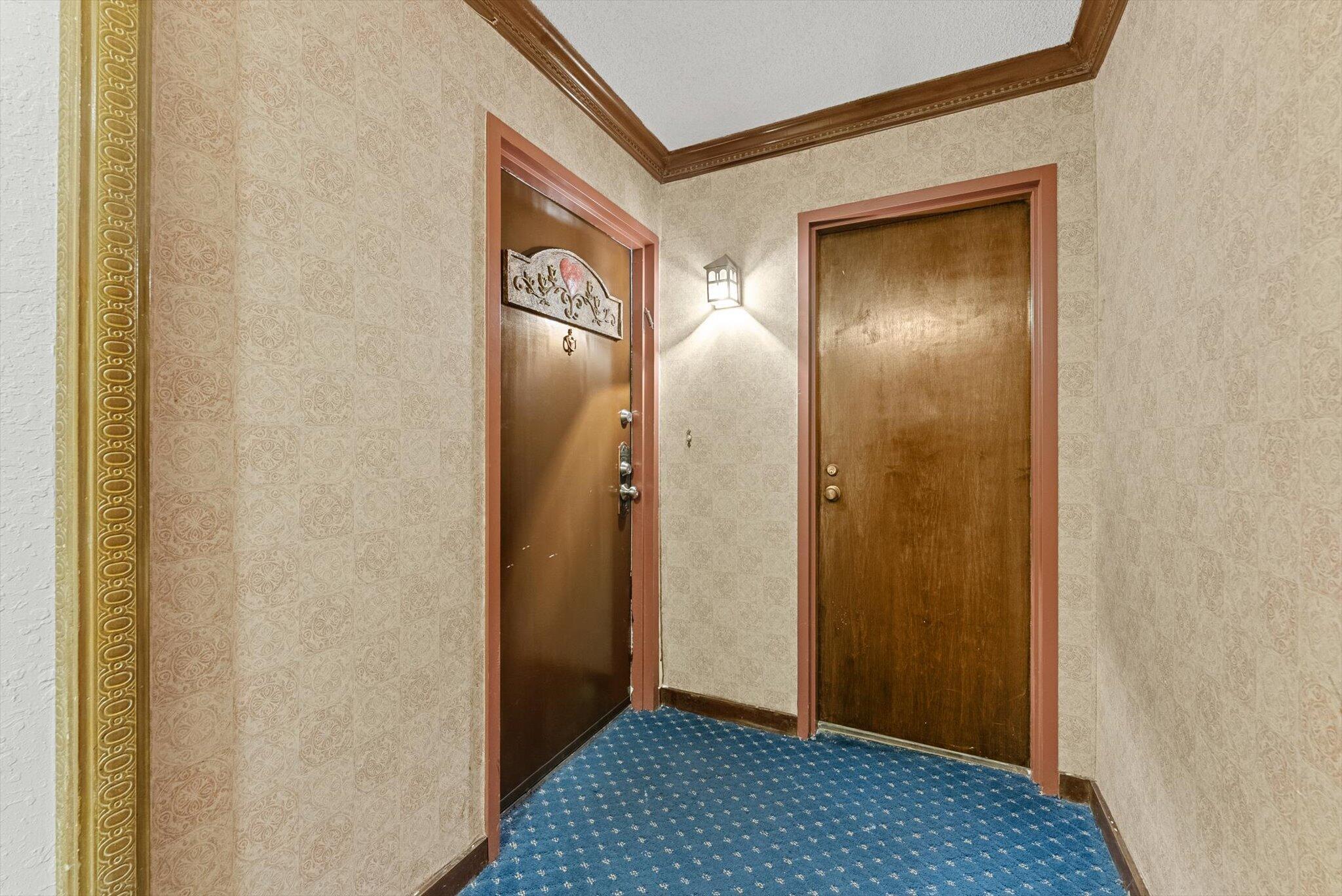 3730 INVERRARY Drive 2L Property Photo 1