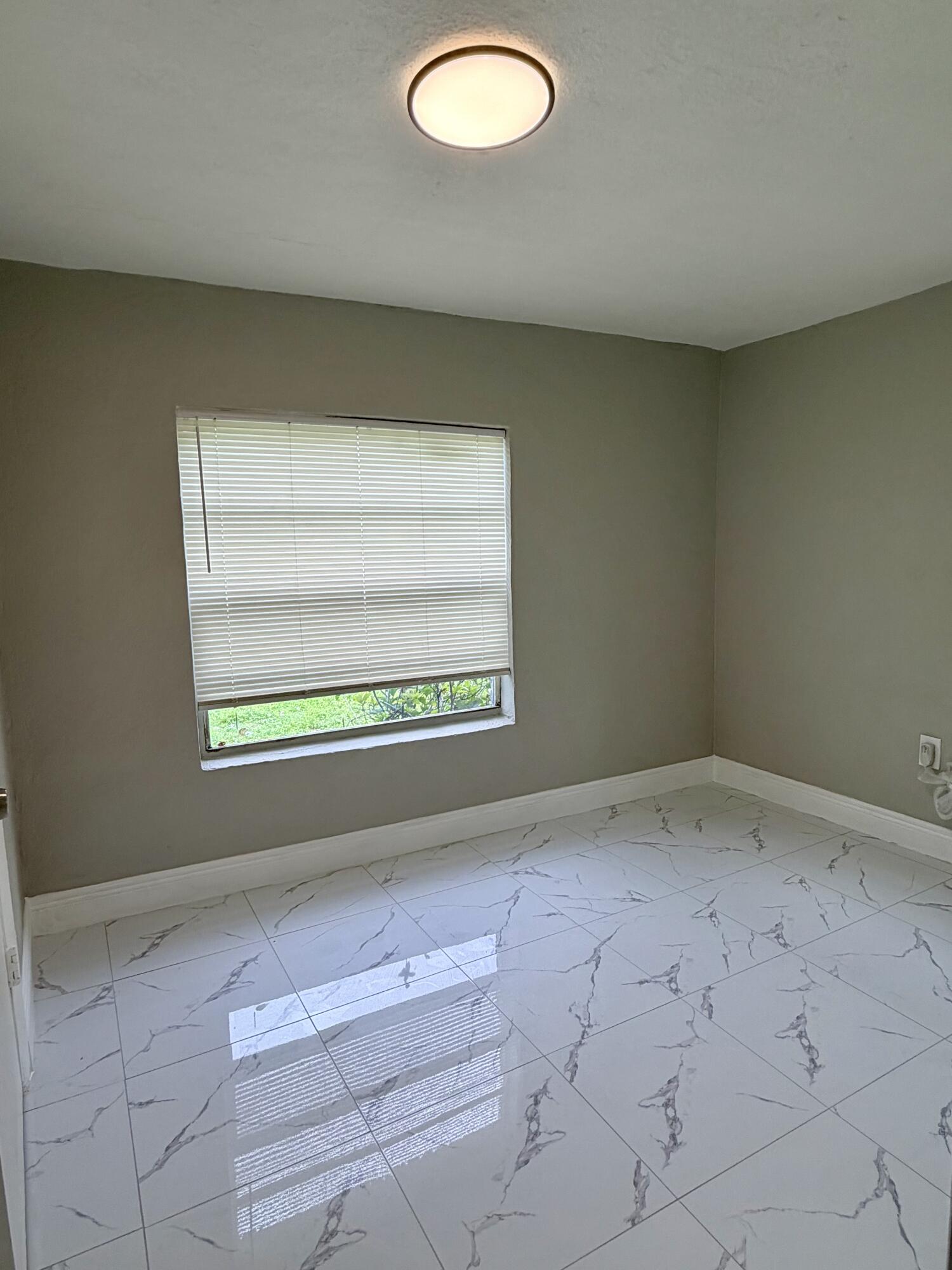 605 Nw 9th Avenue Property Photo 8