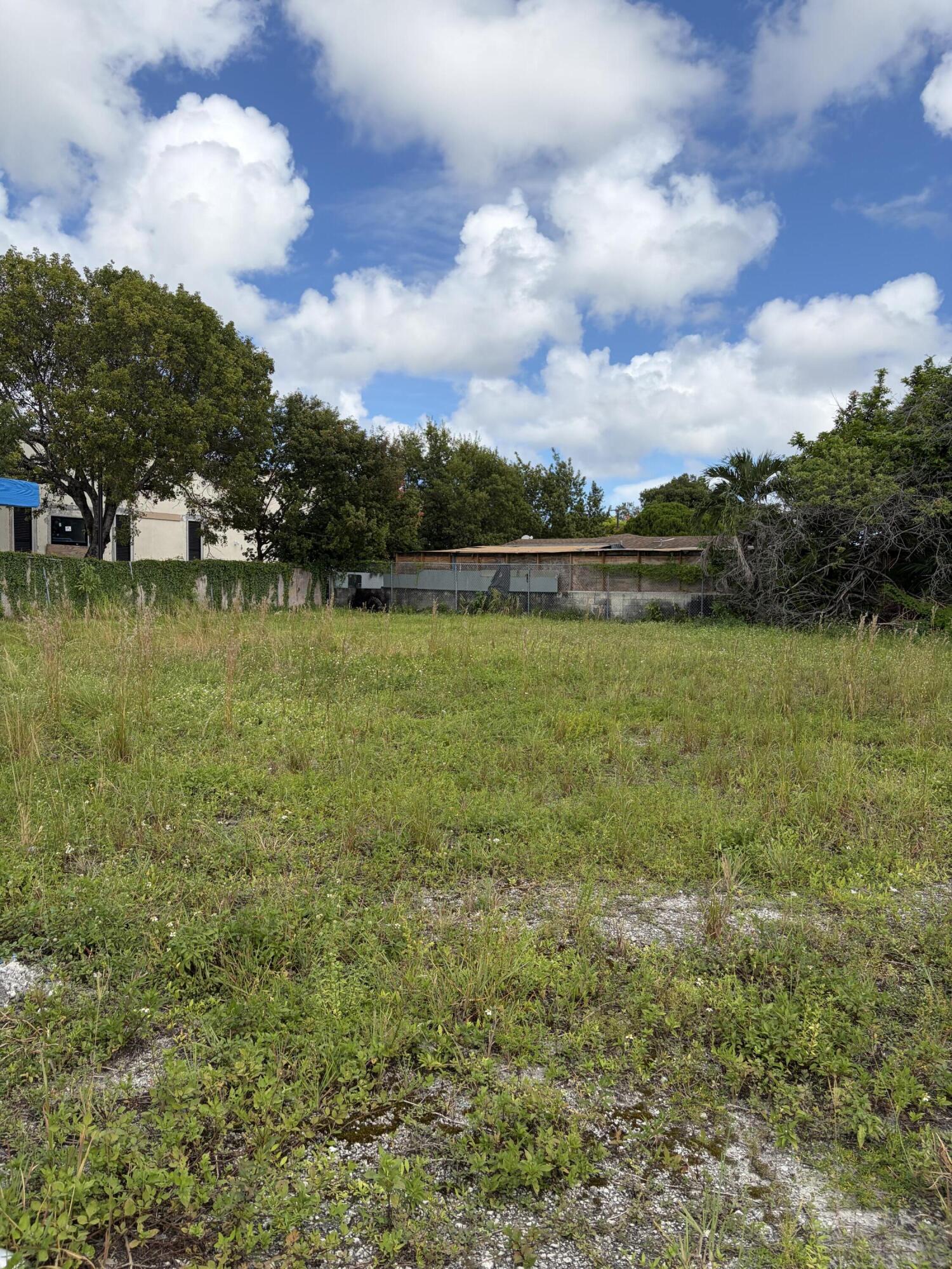 18215 Nw 7th Avenue Property Photo 1