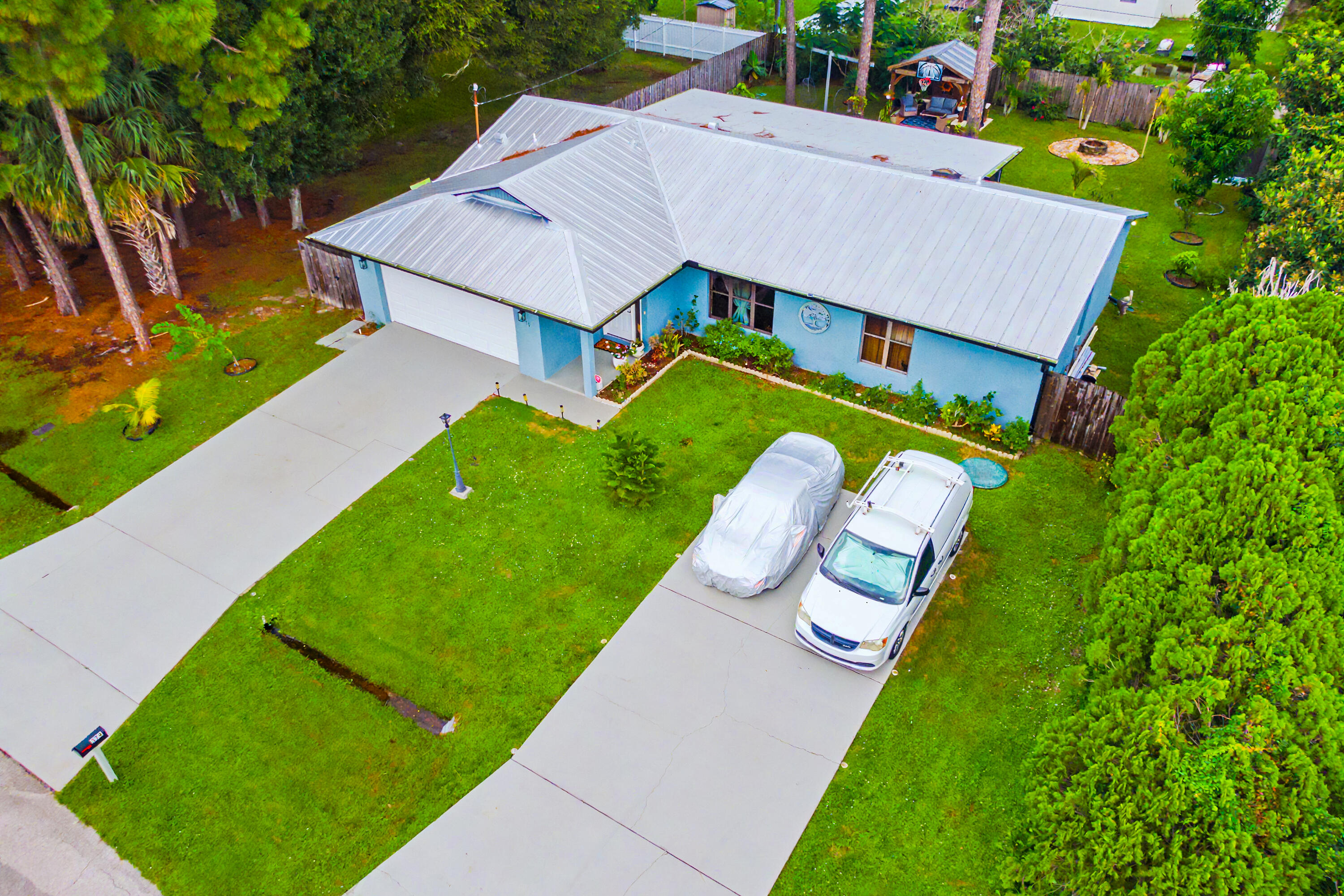 379 Se Husted Terrace Property Photo 46