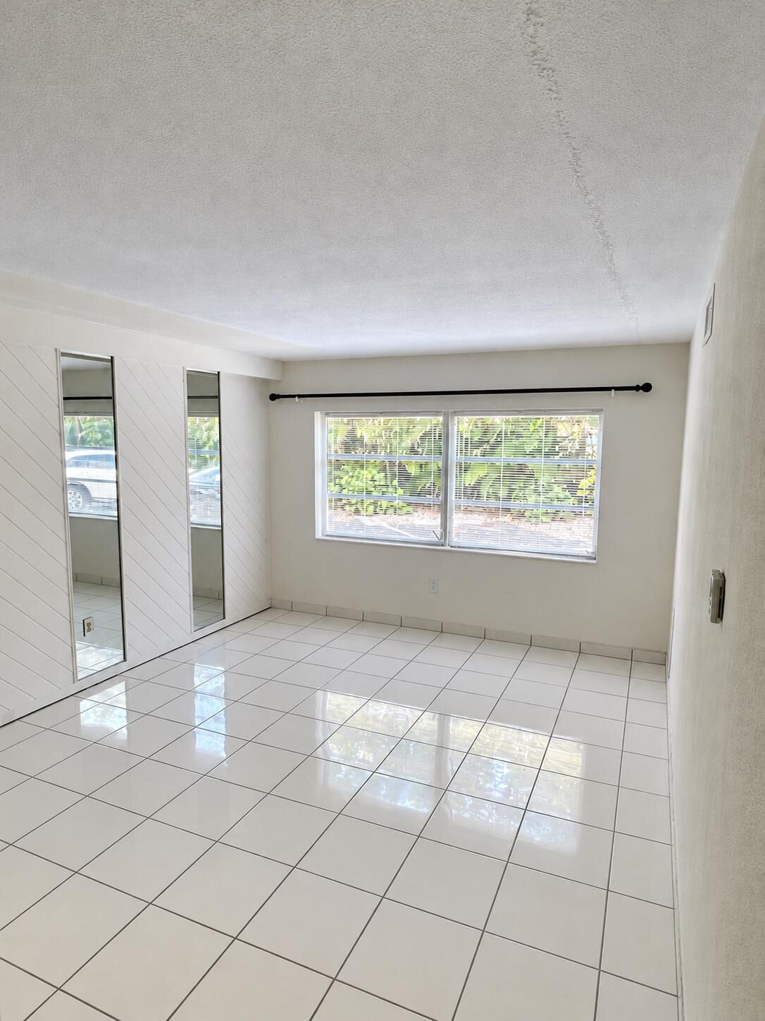 382 E Royal Palm Road 0050 Property Photo 5