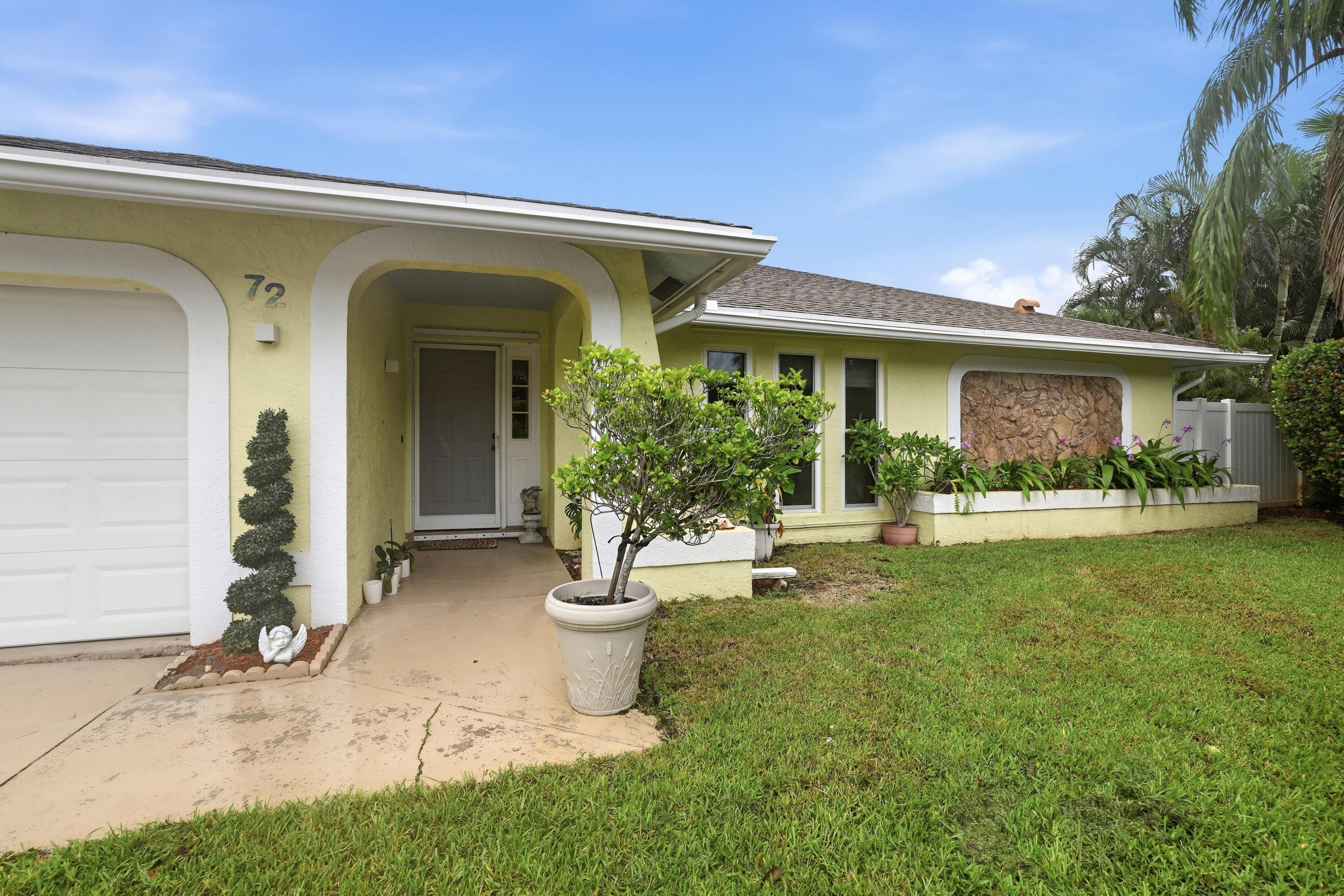 72 Vista Del Rio Property Photo 3