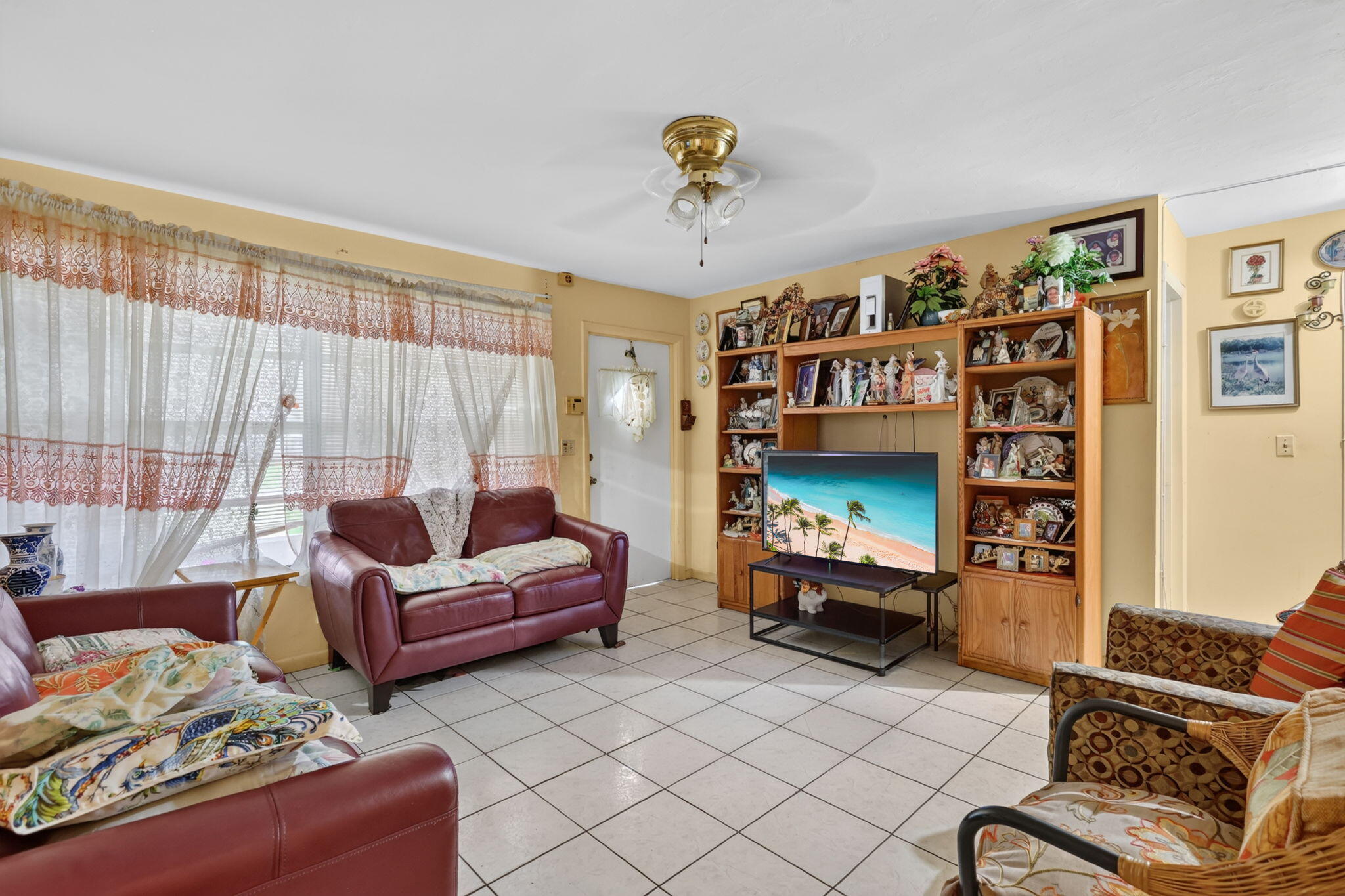 913 Jamaican Drive Property Photo 7