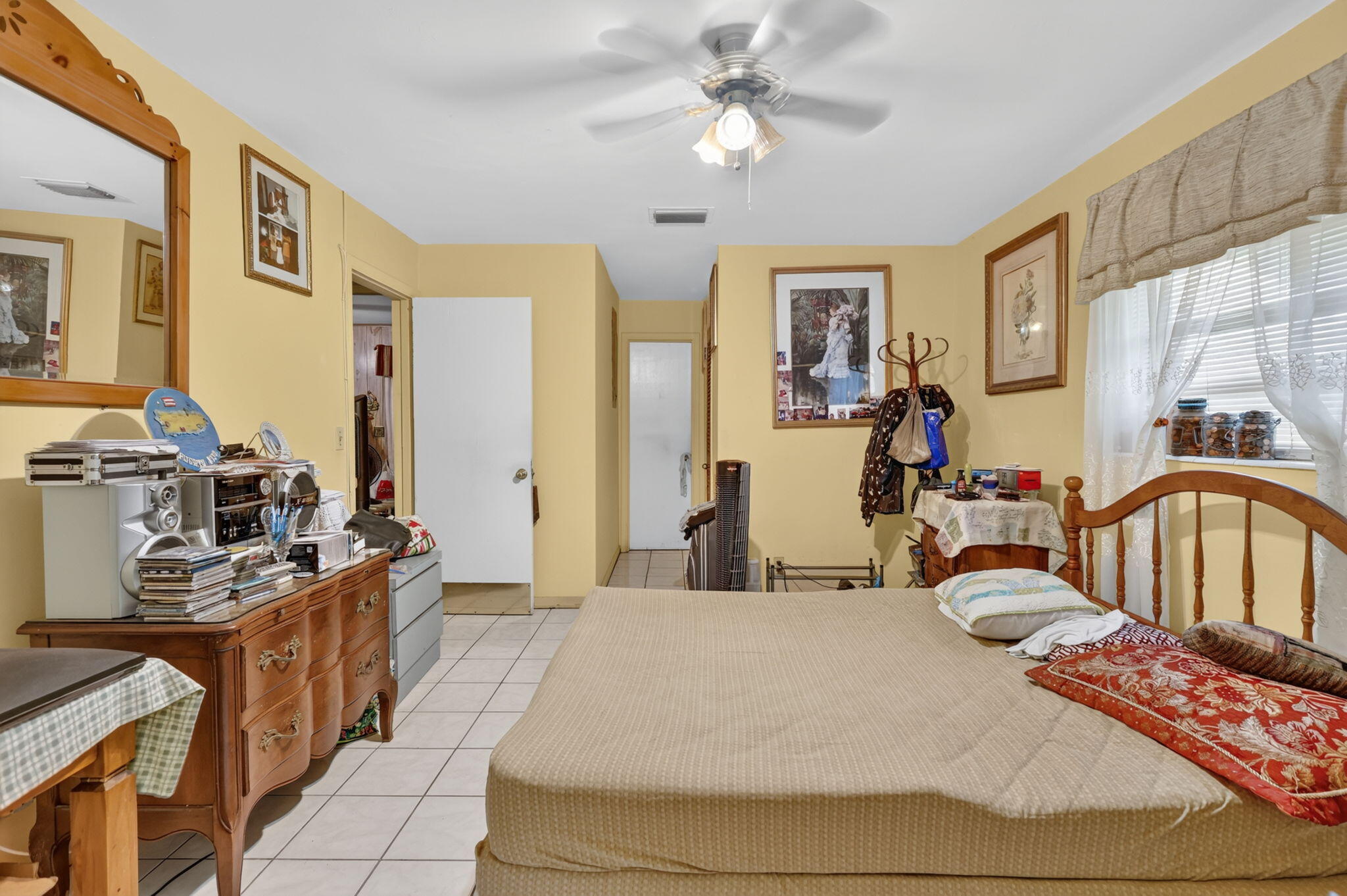 913 Jamaican Drive Property Photo 14