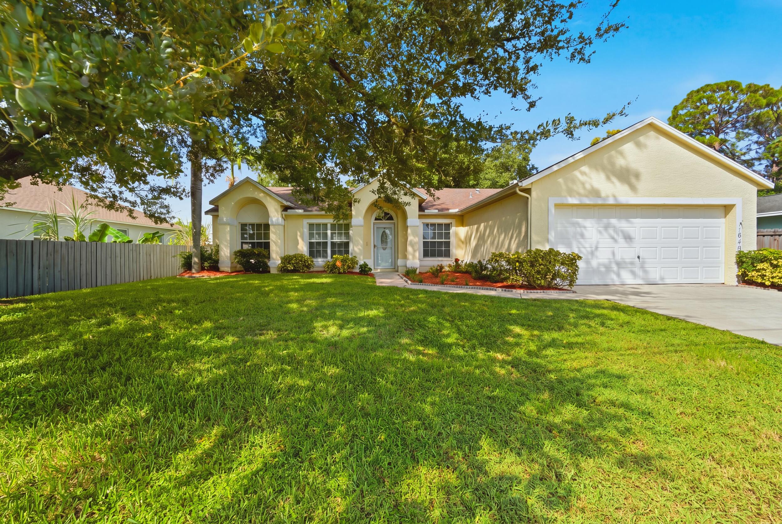1649 Sw Alvaton Avenue Property Photo 1