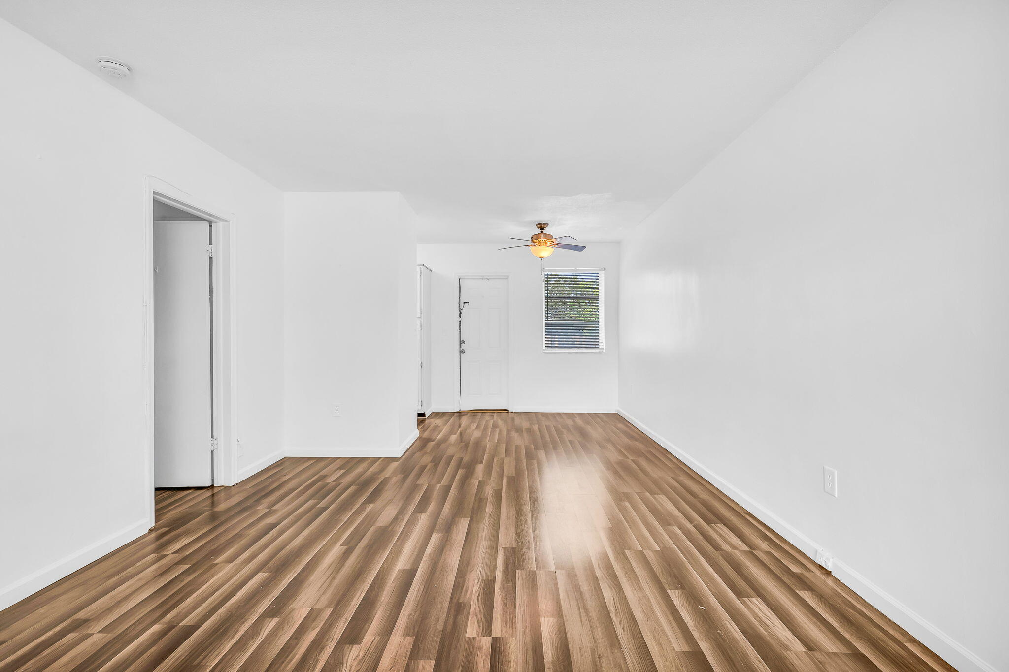 5725 Tyler Street 1-4 Property Photo 6