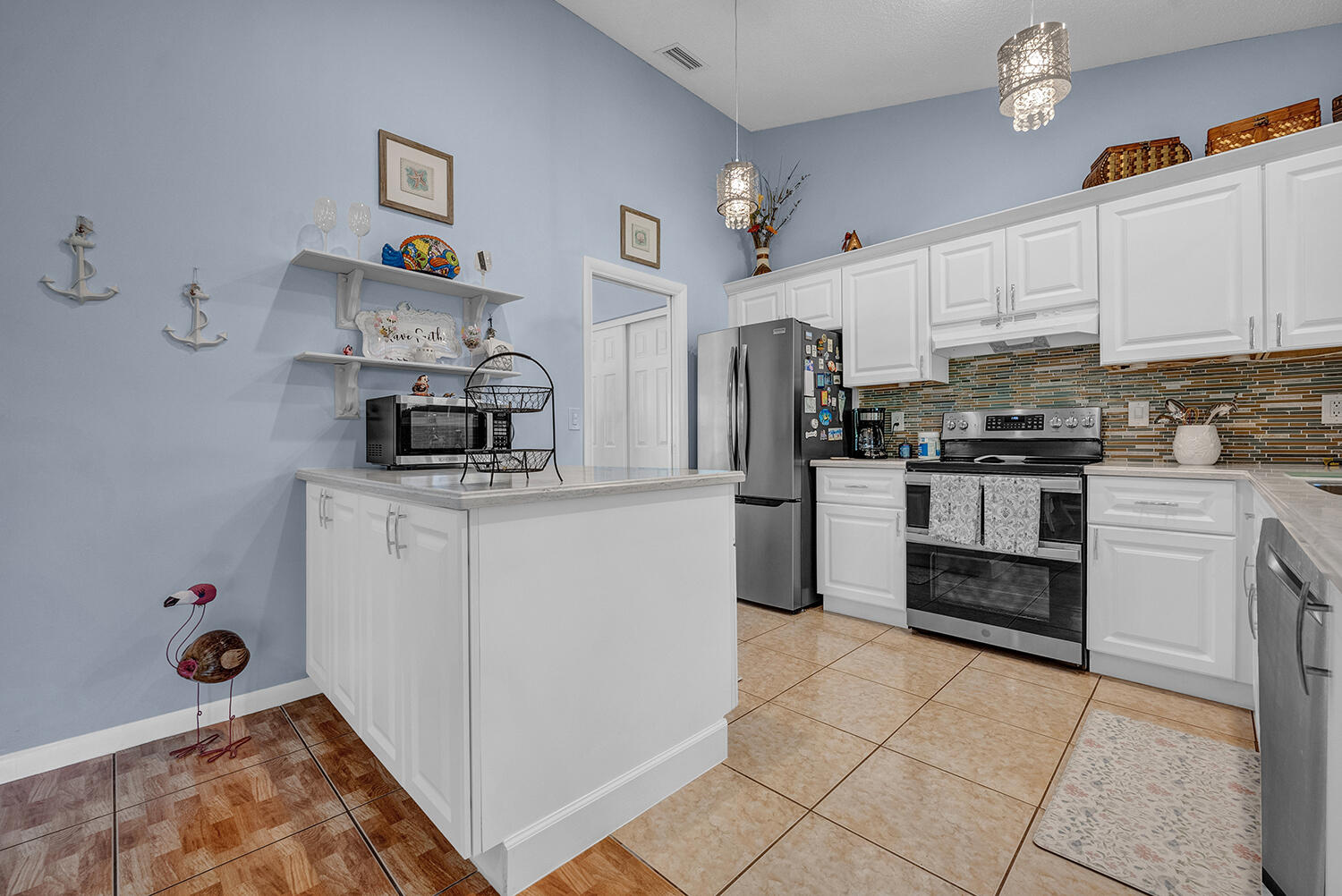 8026 Marshwood Lane Property Photo 4