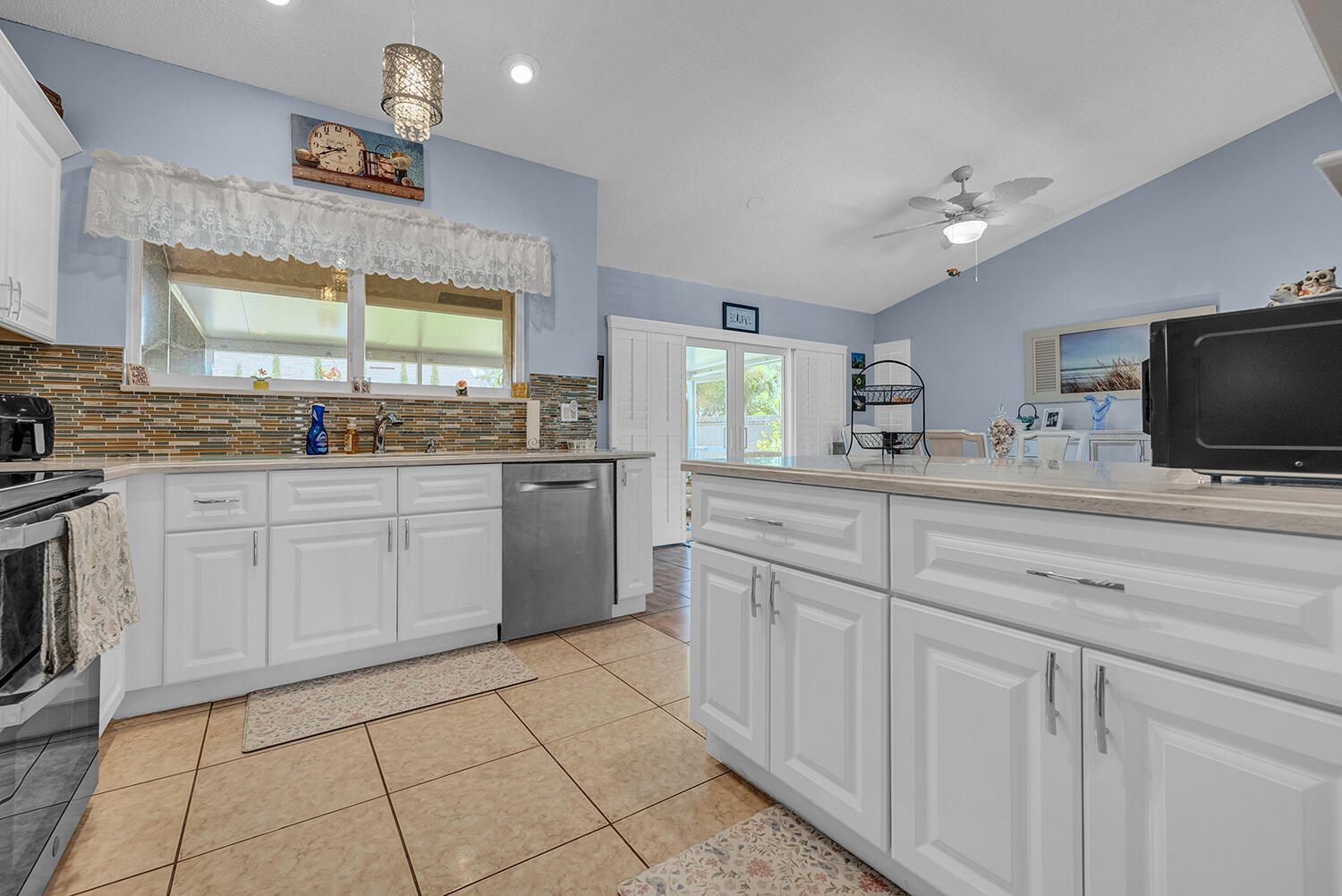 8026 Marshwood Lane Property Photo 6