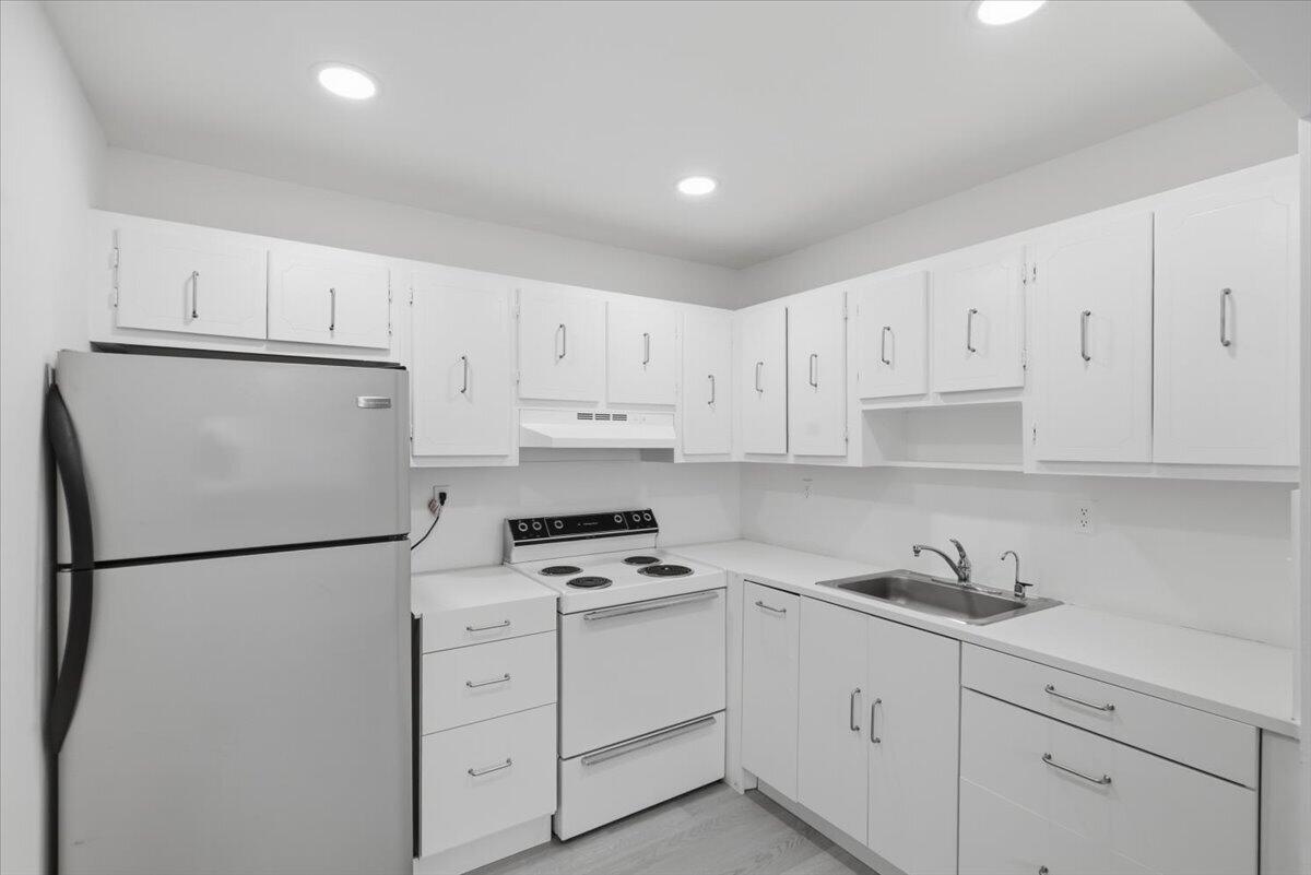 527 Normandy K Property Photo 1