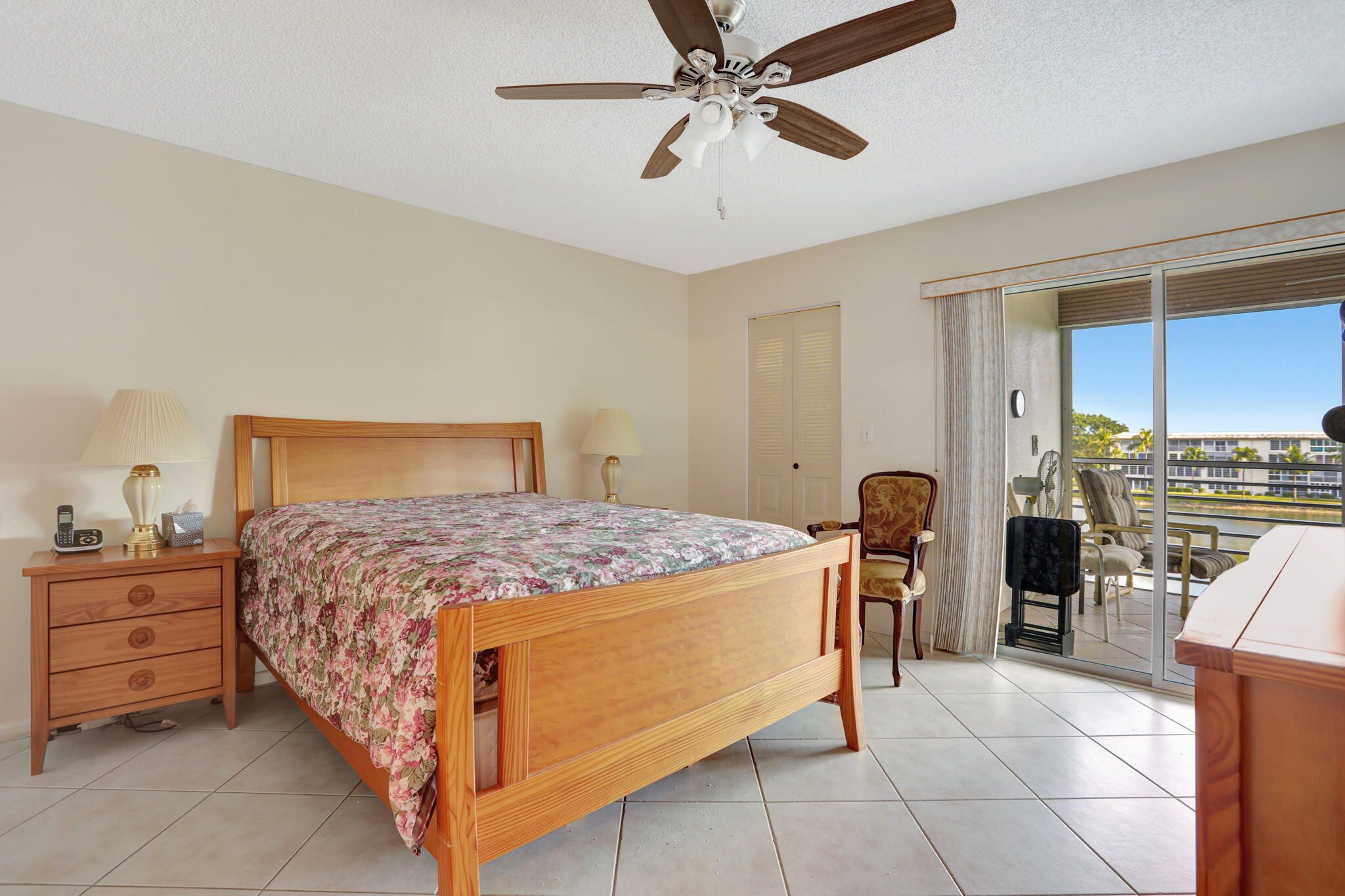 1903 Bermuda Circle B4 Property Photo 15