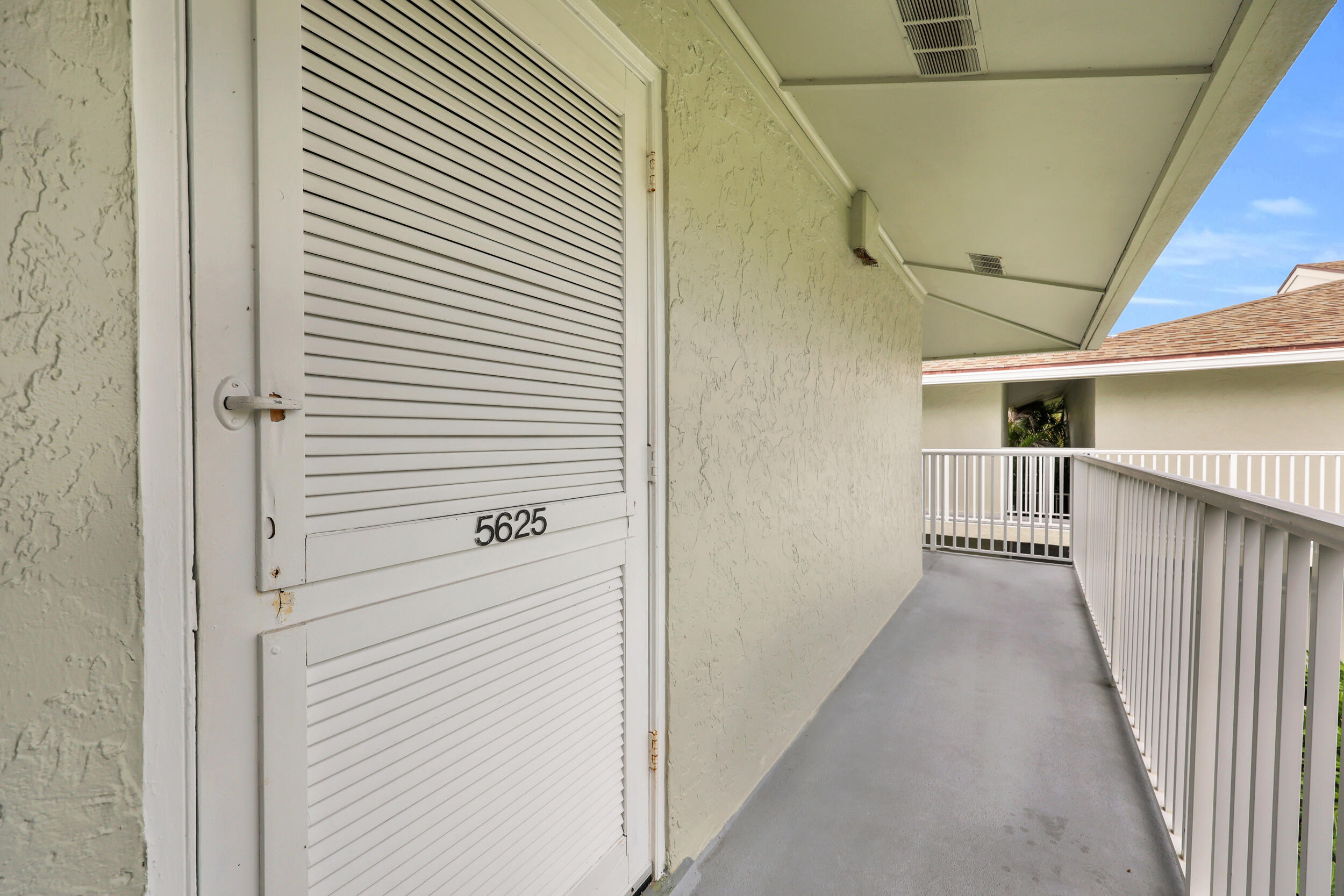 2400 S Ocean Drive 5625 Property Photo 2