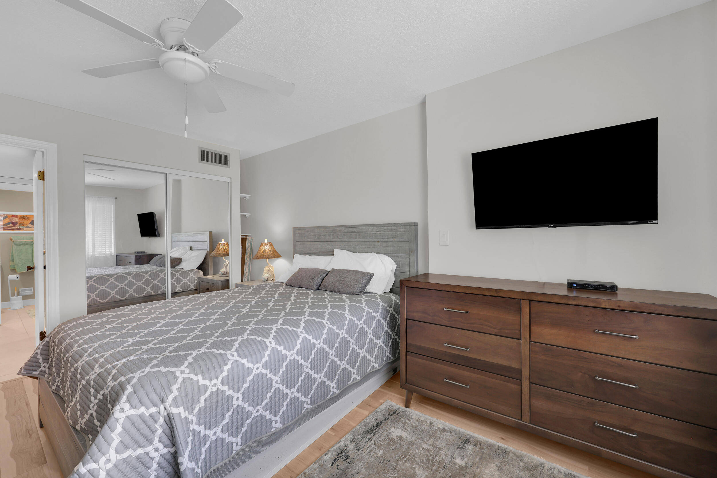 2400 S Ocean Drive 5625 Property Photo 15