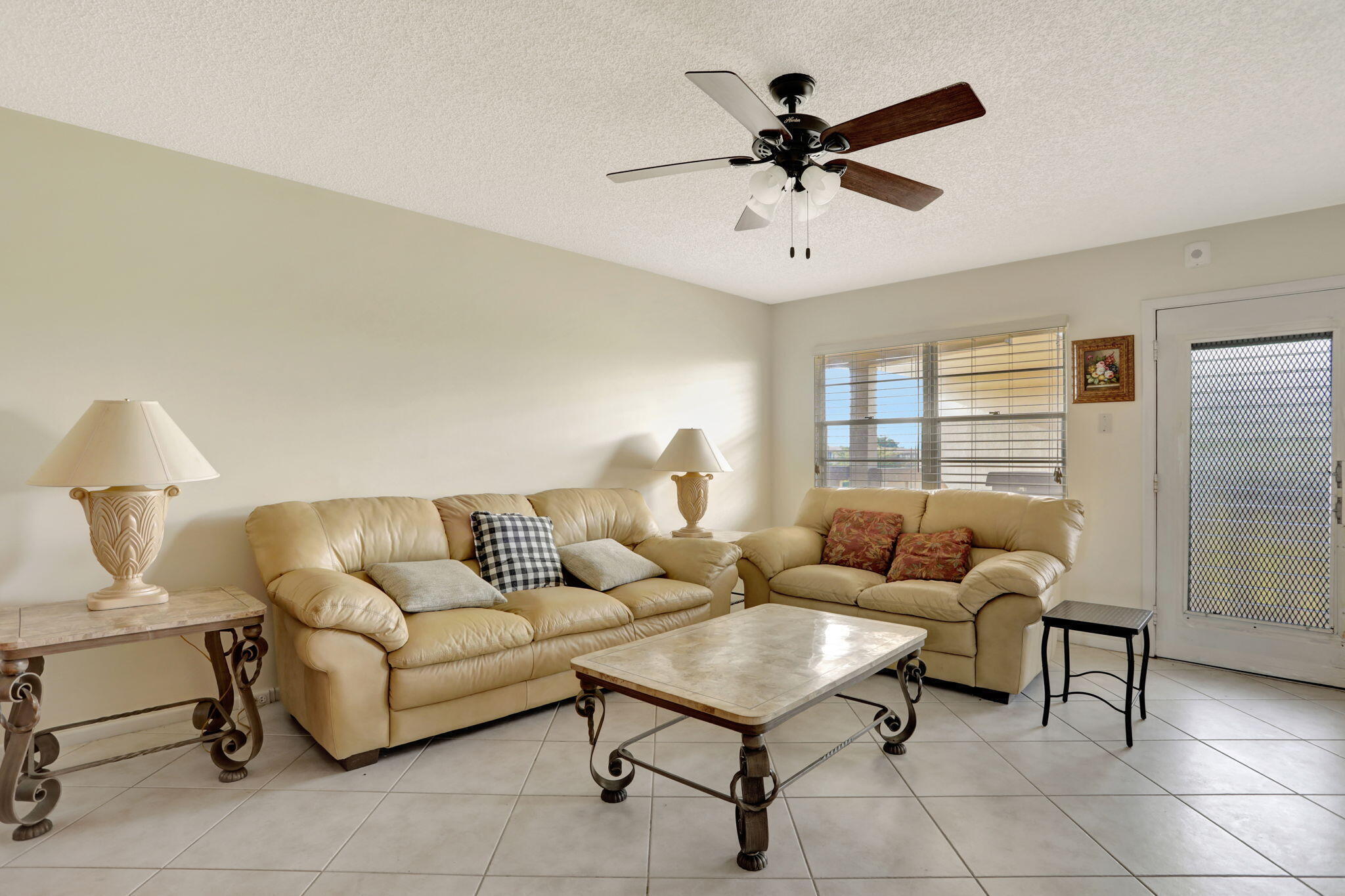 1903 Bermuda Circle B4 Property Photo 5