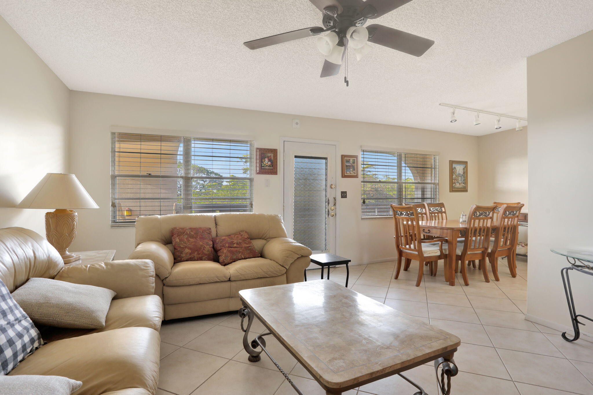 1903 Bermuda Circle B4 Property Photo 6