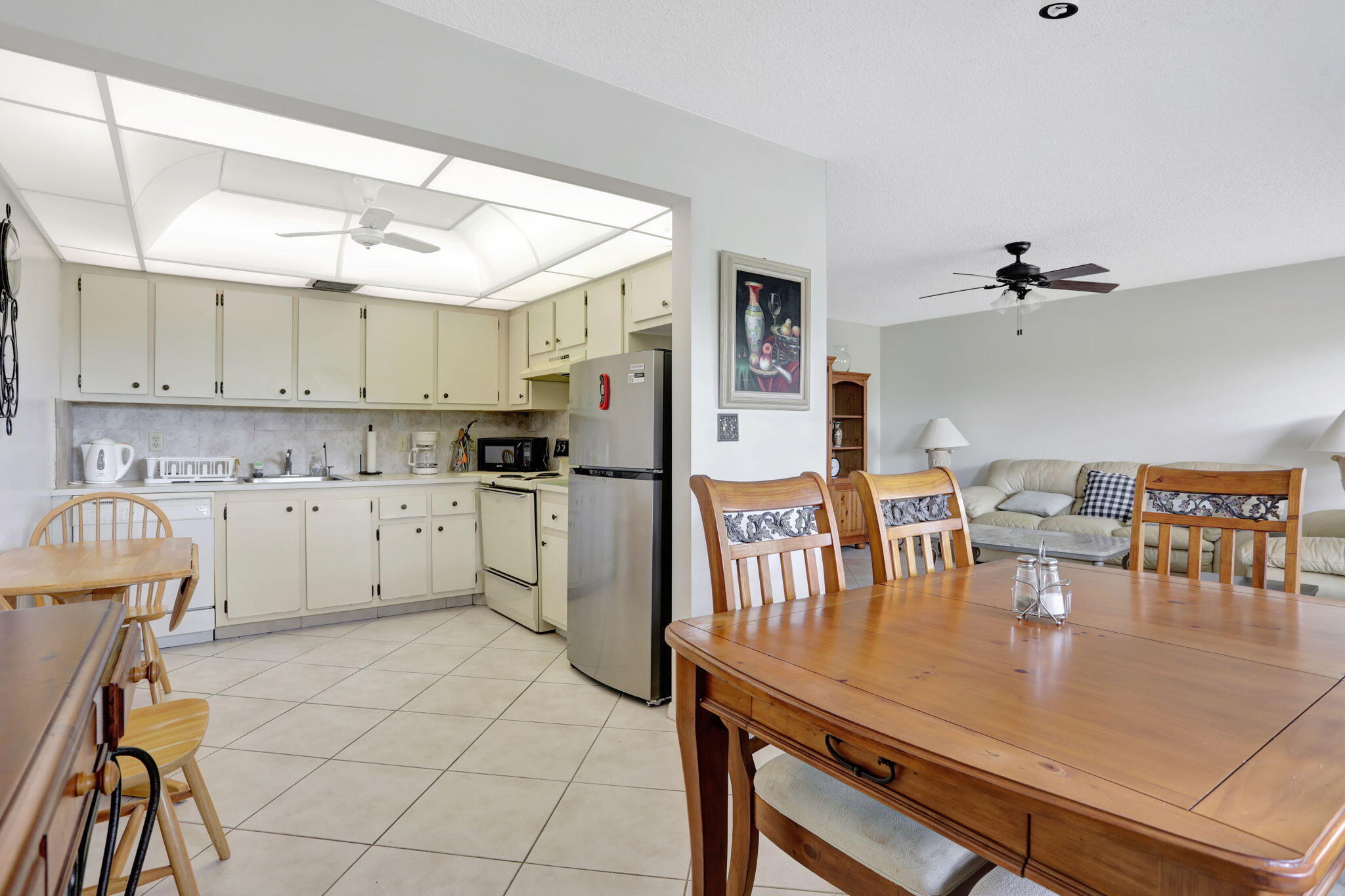 1903 Bermuda Circle B4 Property Photo 8