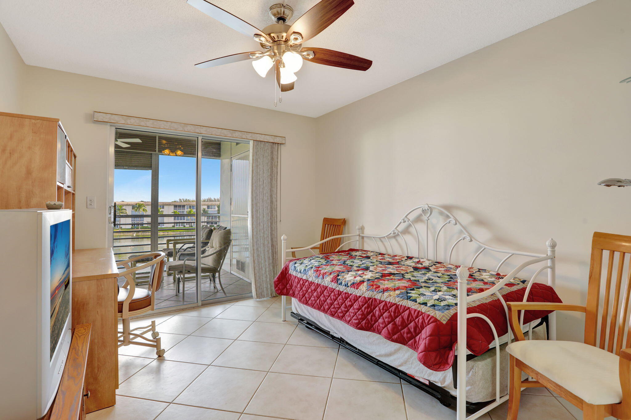 1903 Bermuda Circle B4 Property Photo 13