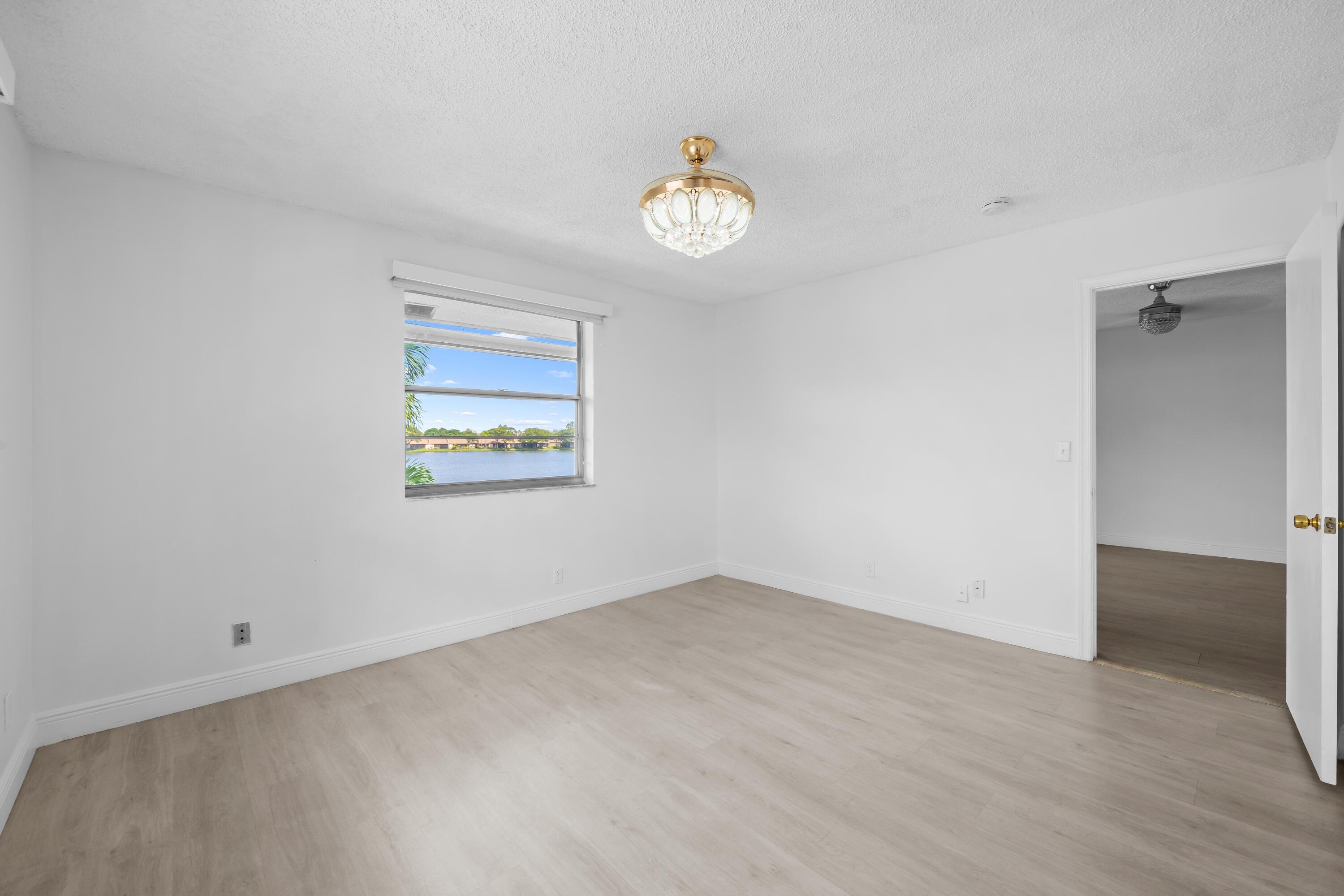 5510 Lakeside Drive 201 Property Photo 11