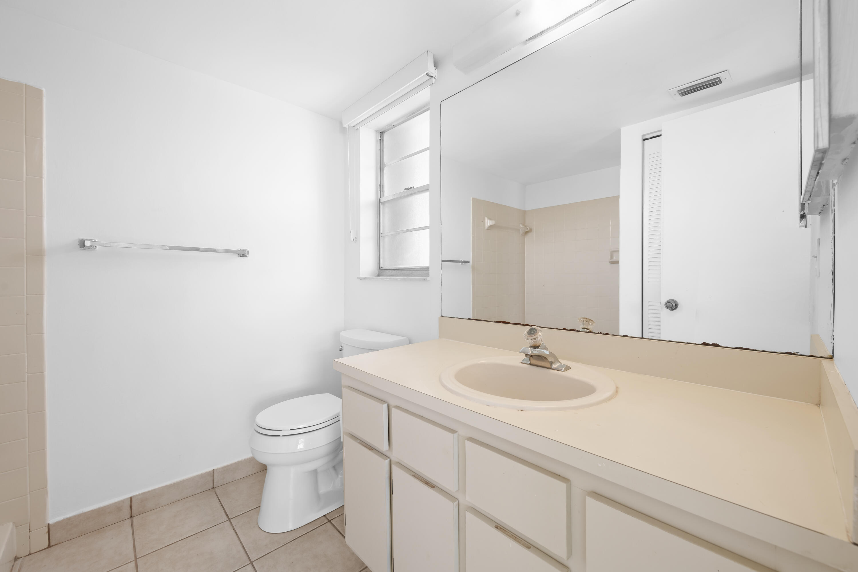 5510 Lakeside Drive 201 Property Photo 25